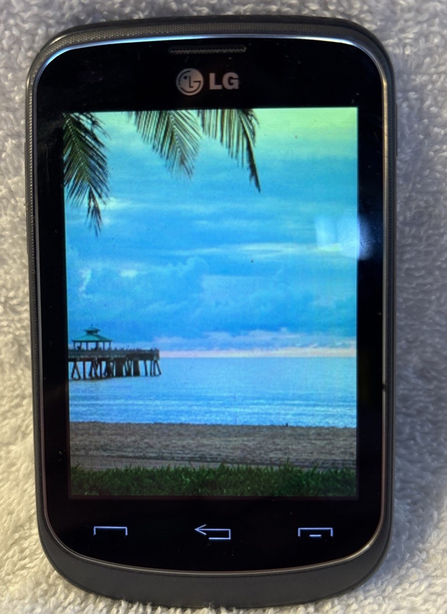 LG 306G / LG306G – Black ( TracFone ) Cellular Phone