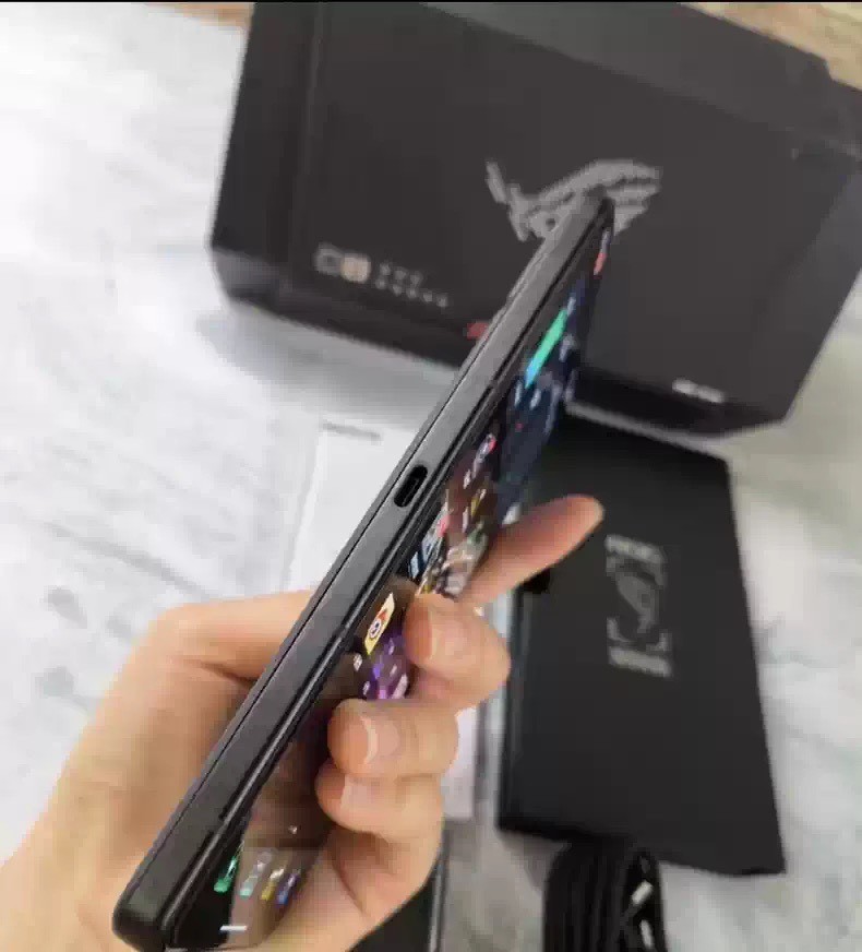 Asus ROG Phone 8 / 8 pro 6.78″ 50MP 5G 16+512GB Android gaming phone Global