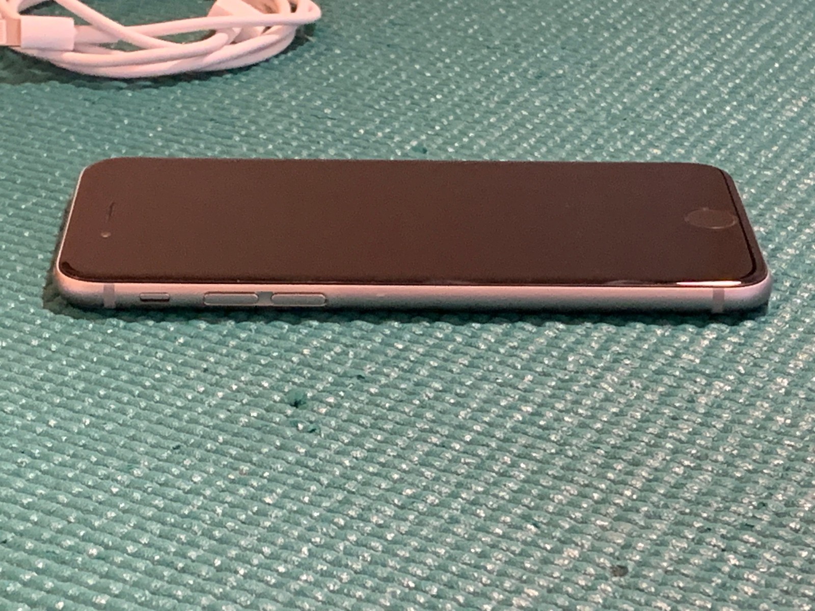 Apple iPhone 6 – 16GB Space Gray Unlocked A1549