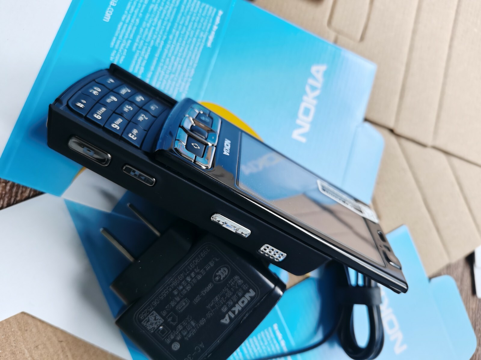 Nokia N95 8GB Symbian smartphone 8 GB storage, 128 MB RAM