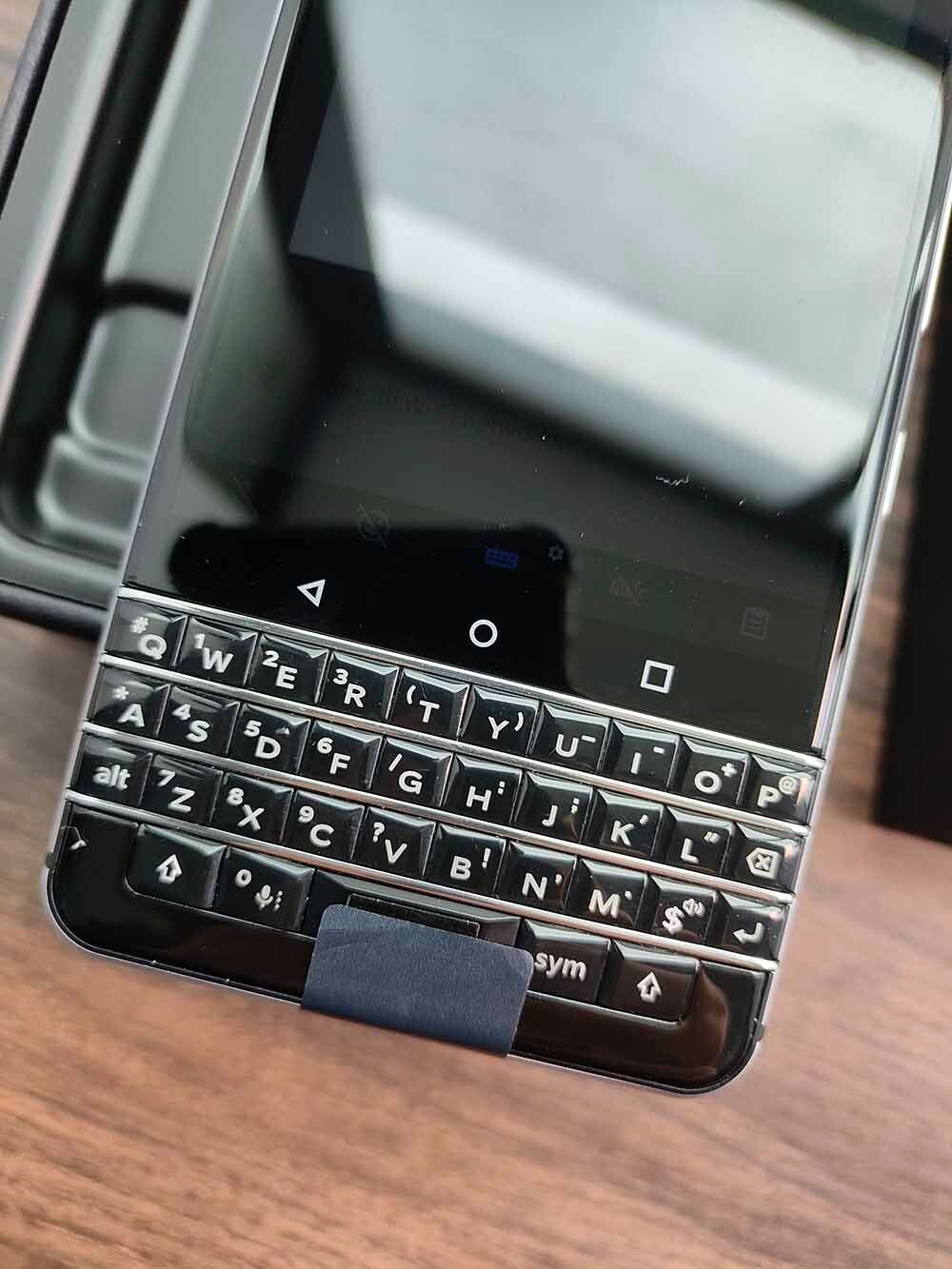 Never used BlackBerry KEYone – 32 GB 64GB – Black Silver (Unlocked) 4G phone