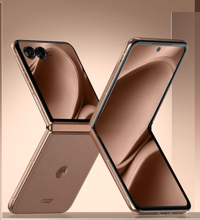 Motorola razr+ 2025 XT2557-2 T-Mobile 256GB Mocha Mousse – 50MP AI Cam – 165Hz