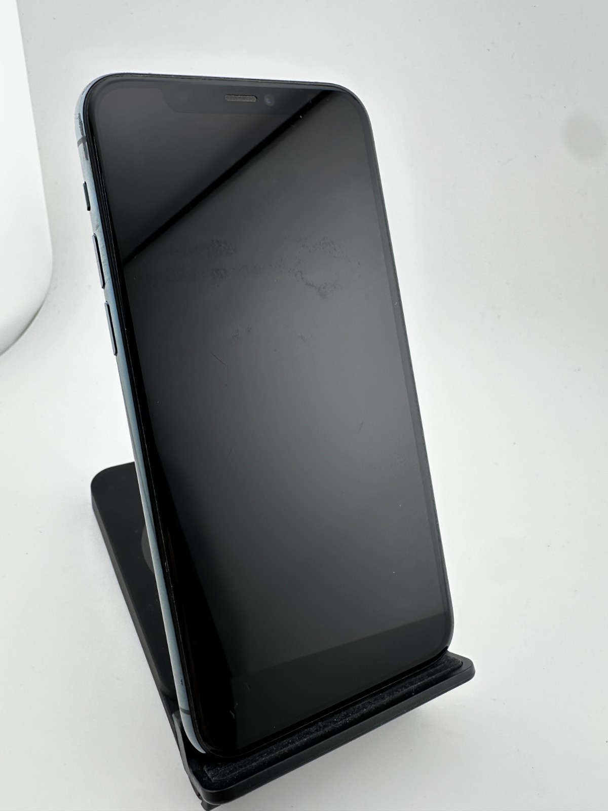 Apple iPhone 11 Pro – 256GB – Midnight Green (Unlocked)