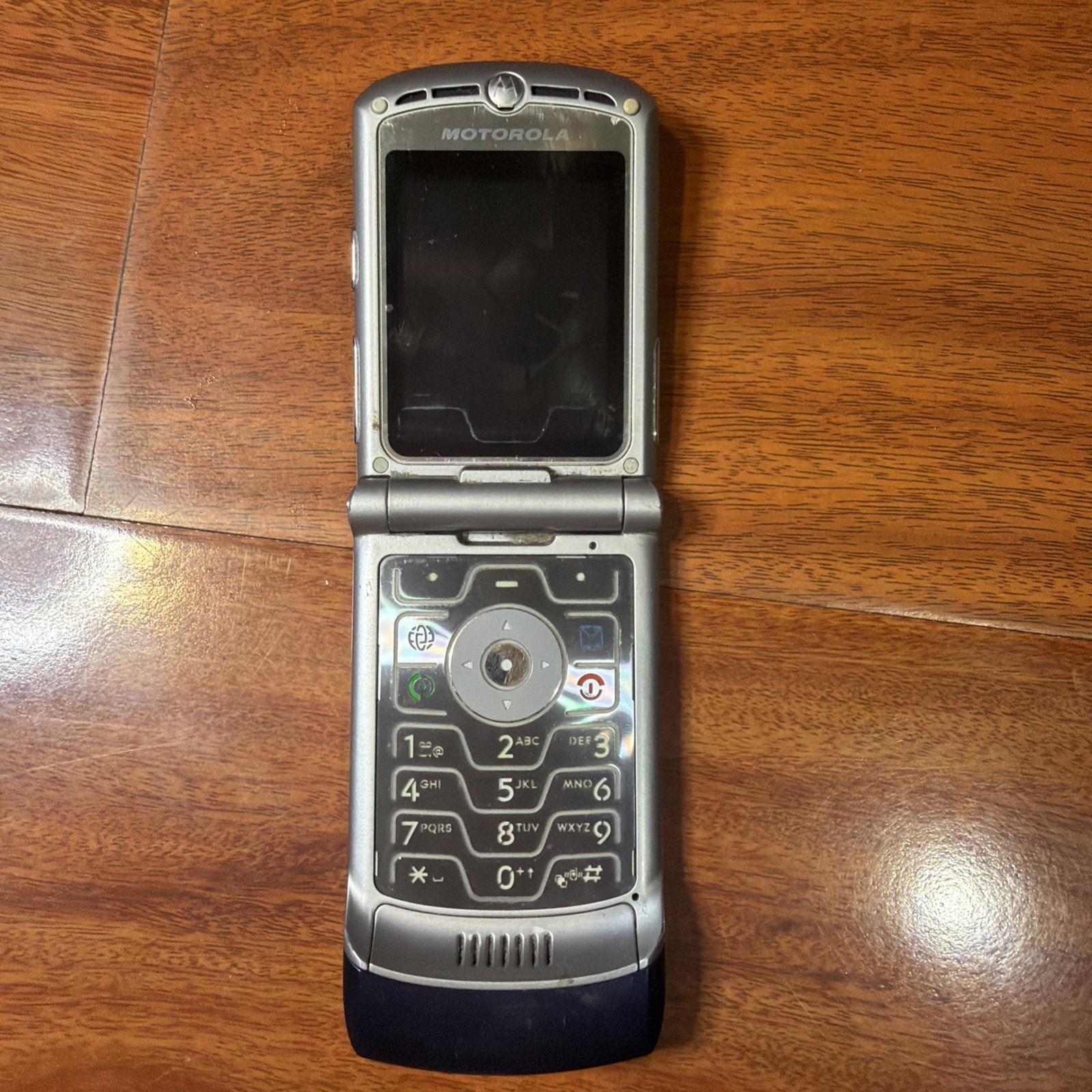 Motorola RAZR V3 Blue Flip Cell Phone Tested Powers On Phone Only No Battery