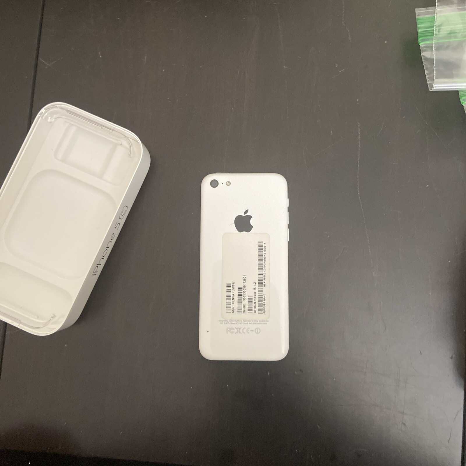 Apple iPhone 5C 8GB A1532 White Smartphone Only Original Box READ