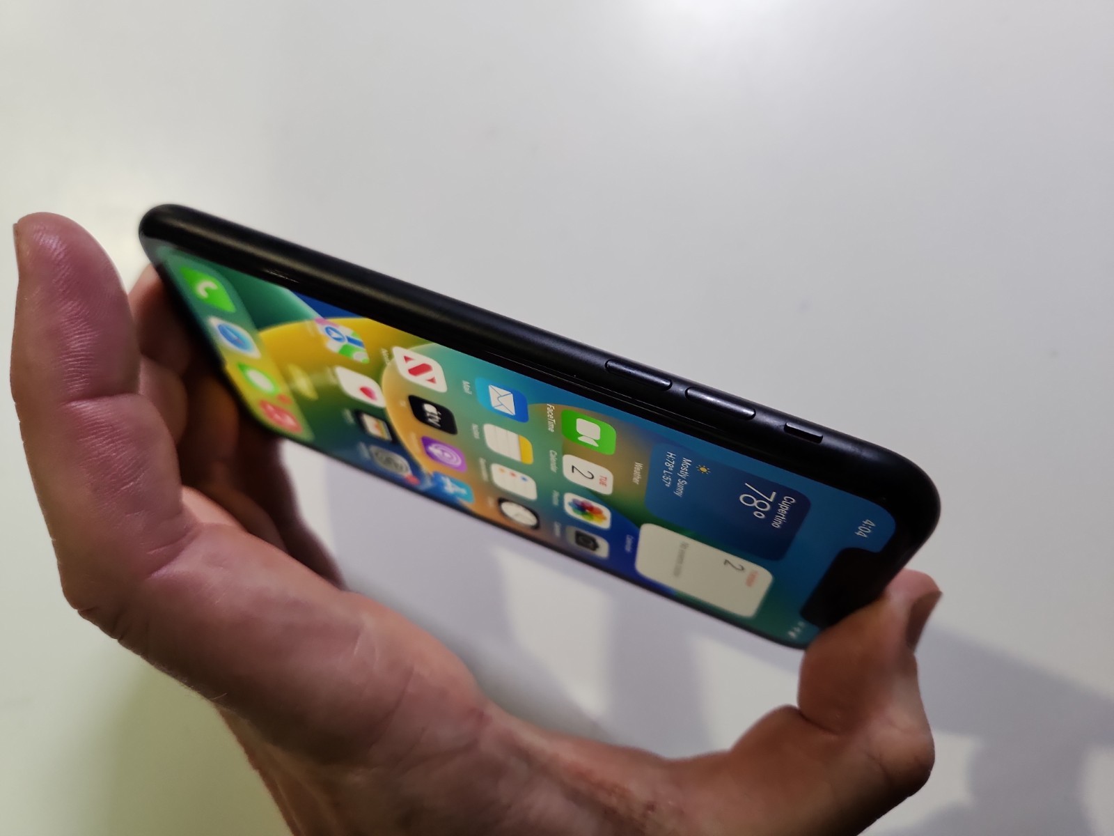 Apple iPhone XR A1984 64GB Factory Unlocked Clean IMEI Batt = 91% iOS 16.3 *RARE