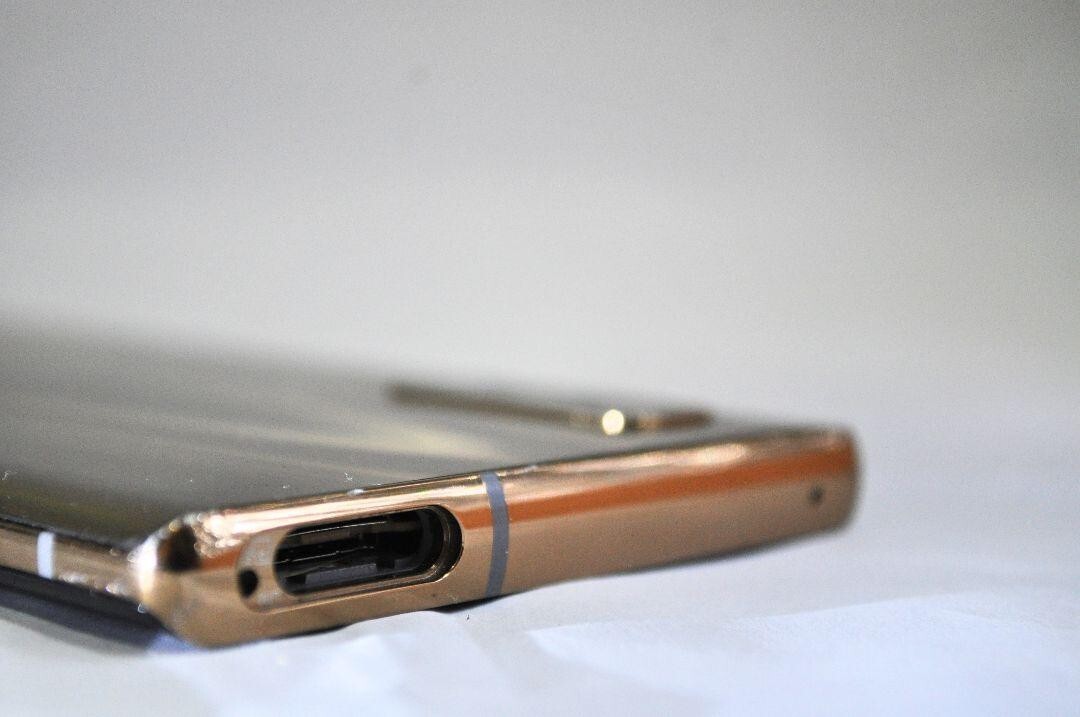 FUJITSU ARROWS NX9 ANDROID PHONE 5G UNLOCKED JAPAN GOLD F-52A Waterproof 128GB