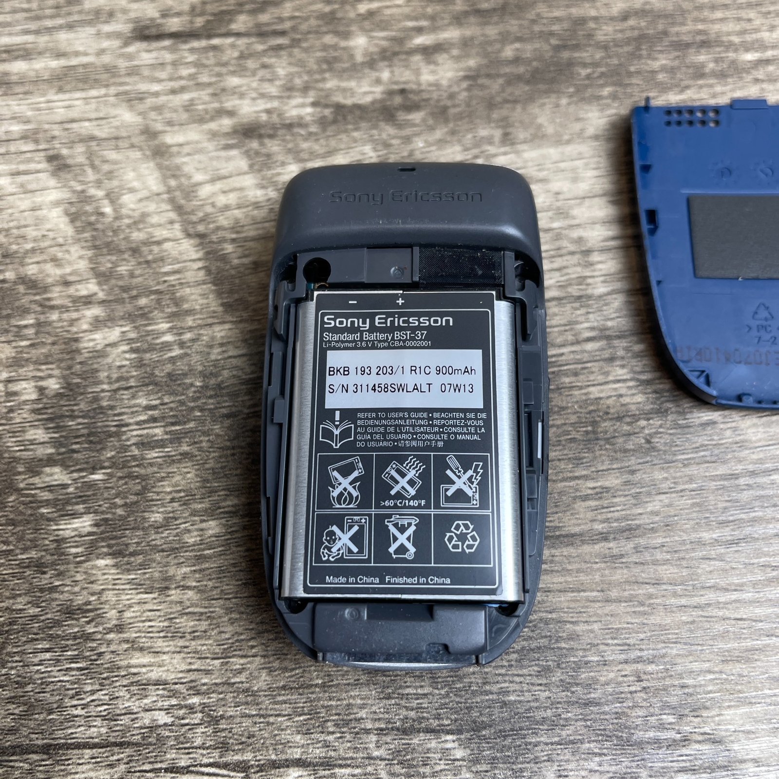 Sony Ericsson Z300a Gray Cingular Single Core AT&T Numeric keypad Cell Phone
