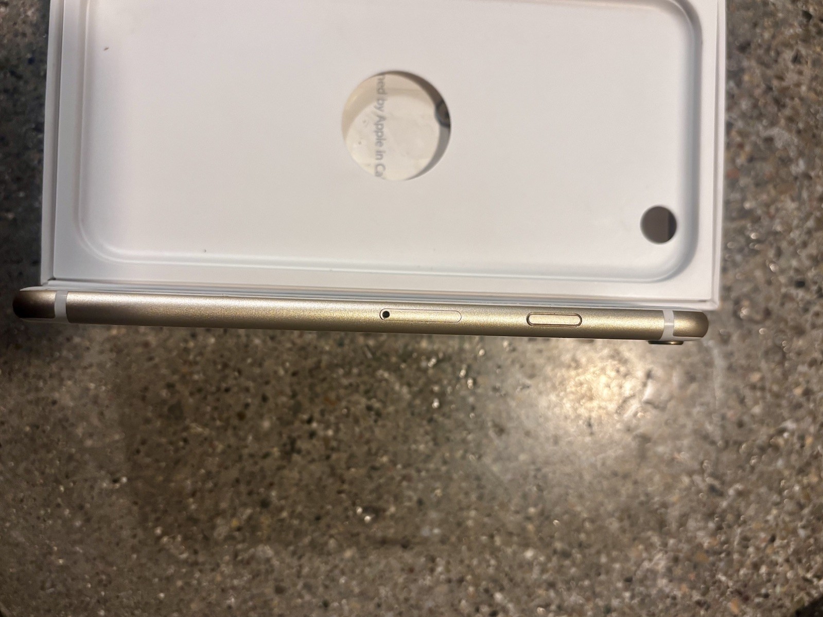 Apple iPhone 6 Gold (Unlocked) 16GB Smartphone – Works – In Original Box