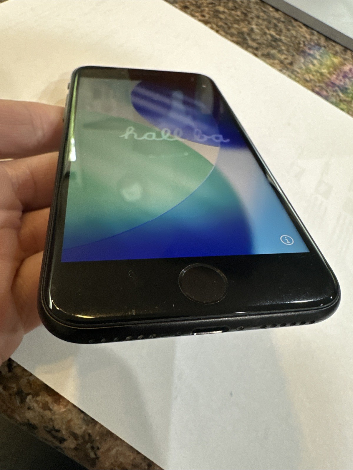 Apple iPhone SE 2nd Gen 2020 128GB Factory Unlocked Black Smartphone Good Shape