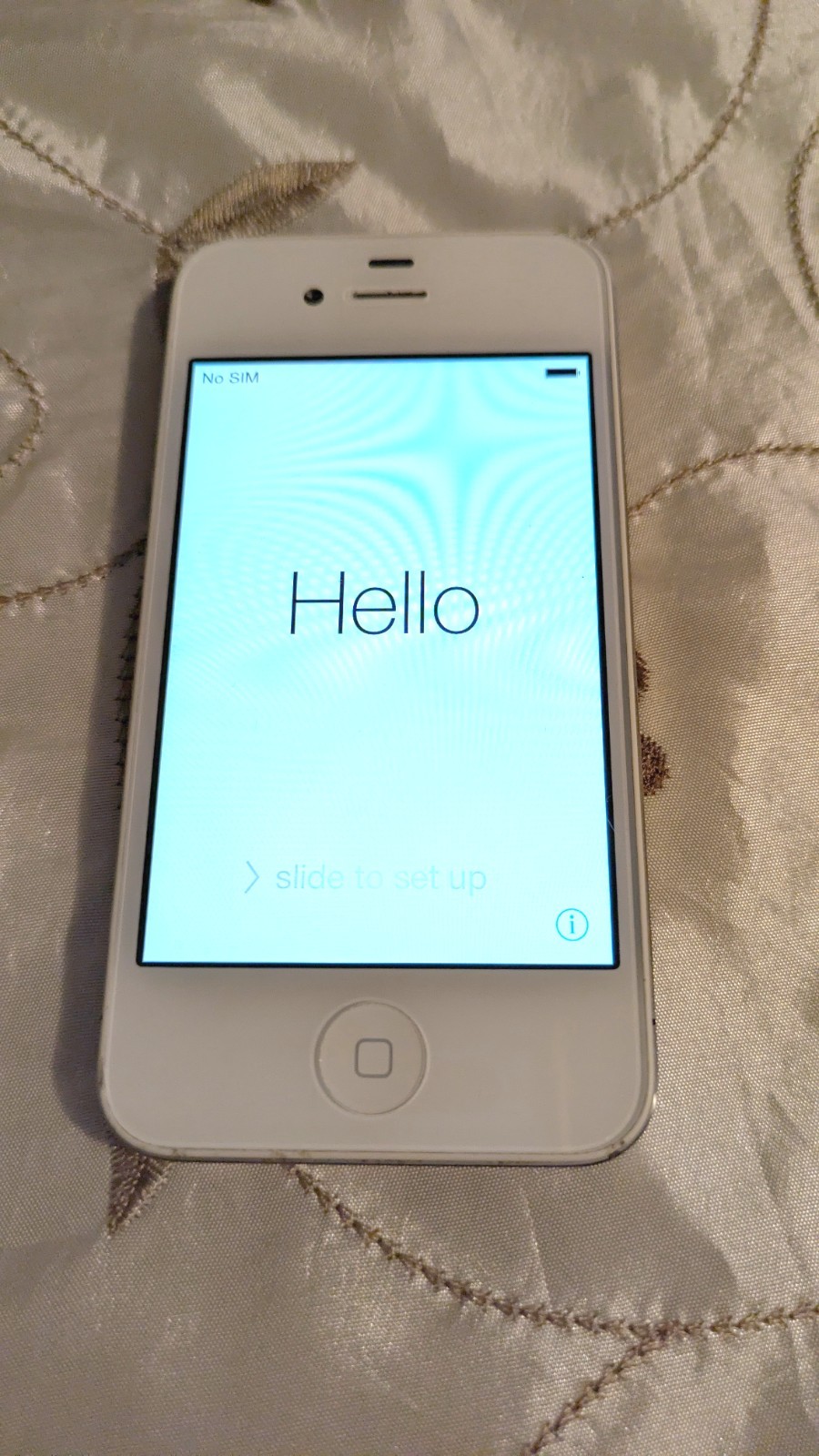 Apple iPhone 4 White (T-Mobile) A1332 8GB GSM & CDMA IOS 7.1.2 Read Description
