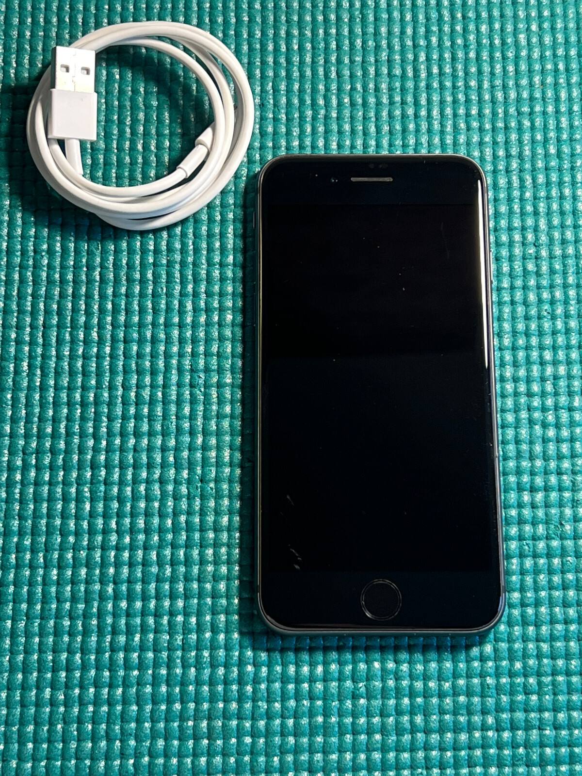 Apple iPhone 8 64GB Unlocked Smartphone – Space Gray A1863 (CDMA + GSM)