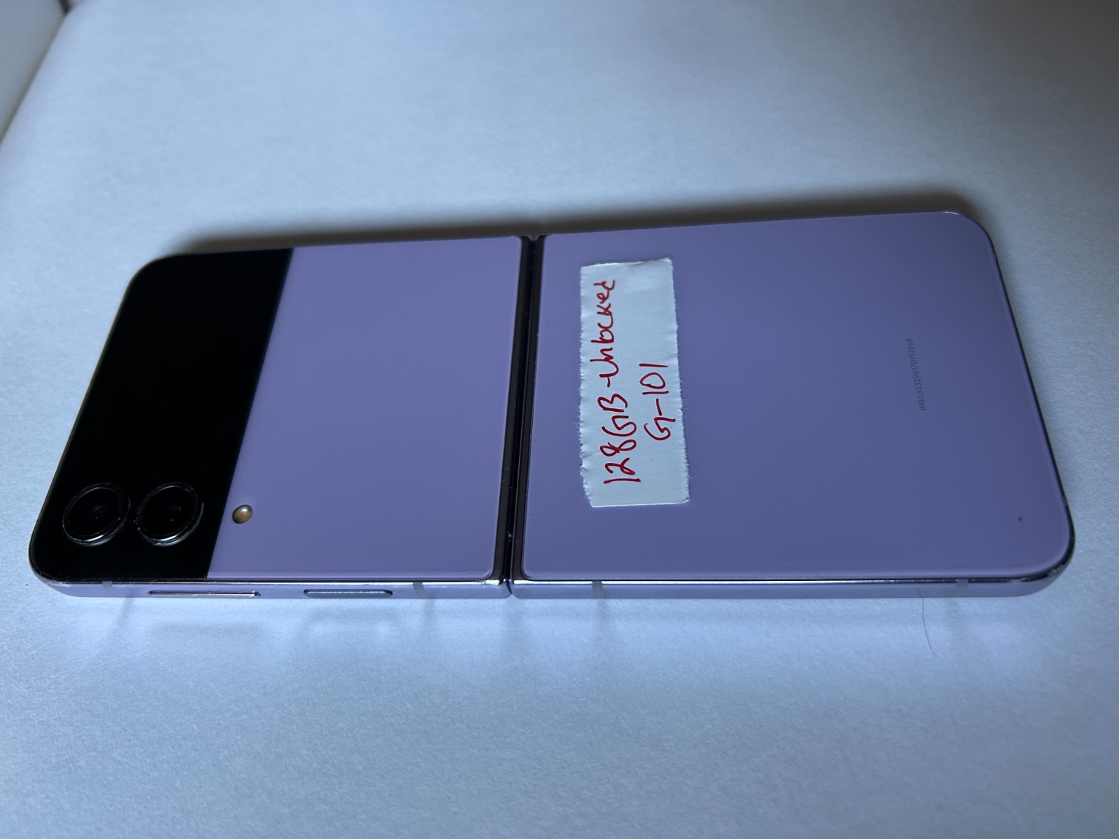 Samsung Galaxy Z Flip4 128GB Unlocked – Purple