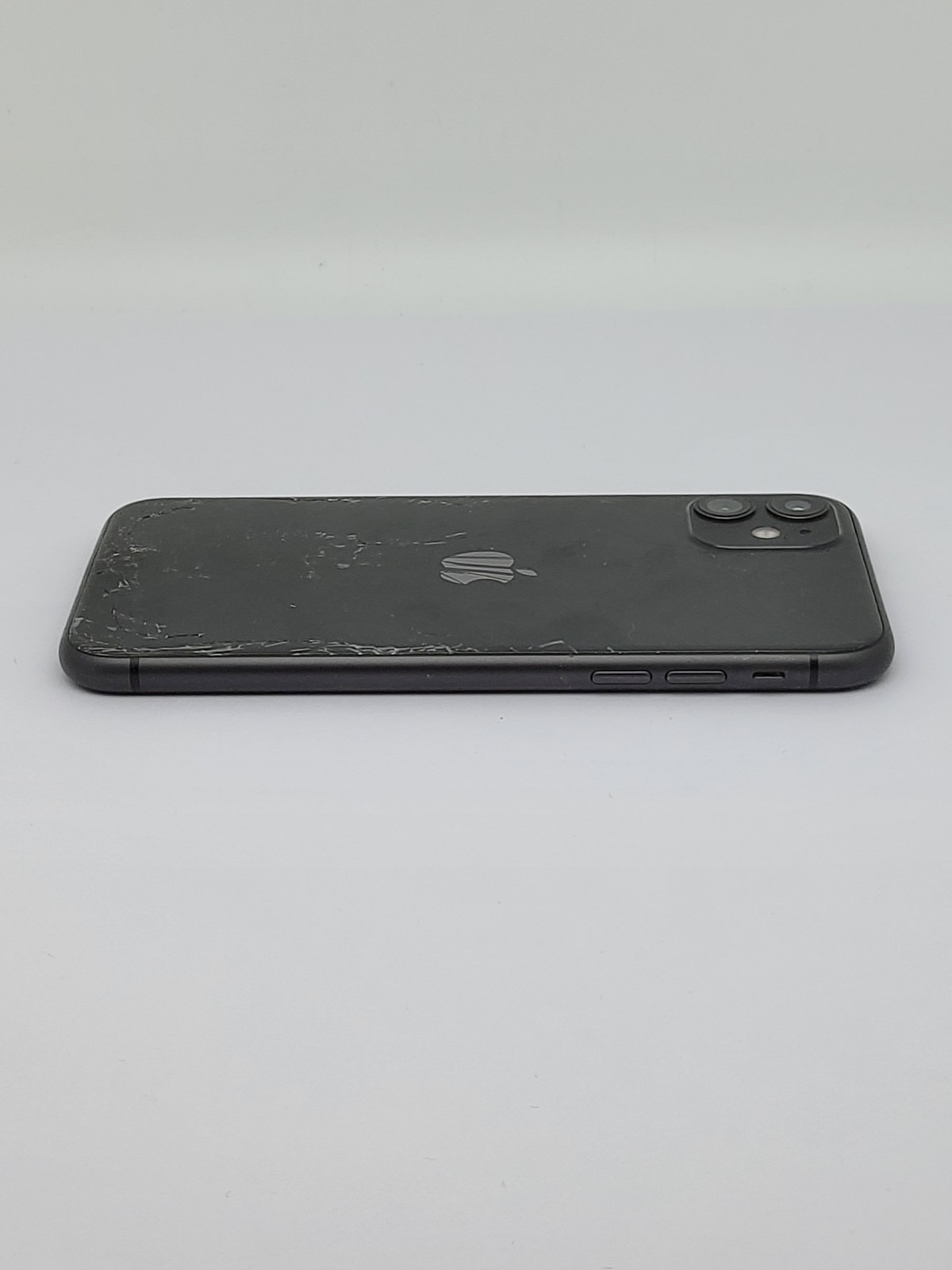 Apple iPhone 11 (Factory Unlocked) 64GB | Black | A2111 – Cracked Back