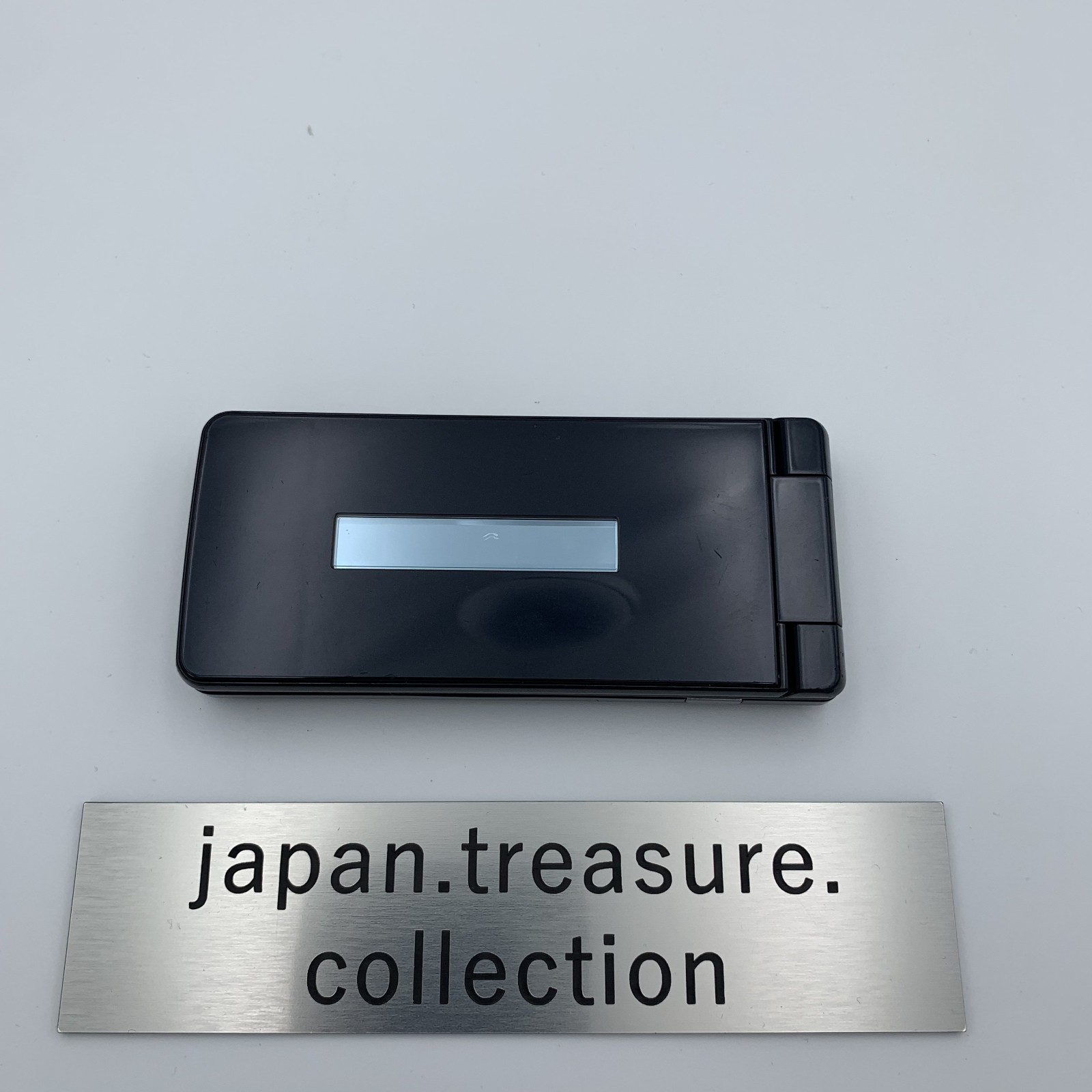 SHARP AQUOS KEITAI 4 A205SH Black 8GB 1GB RAM Unlocked Flip Phone 3.4 JAPAN
