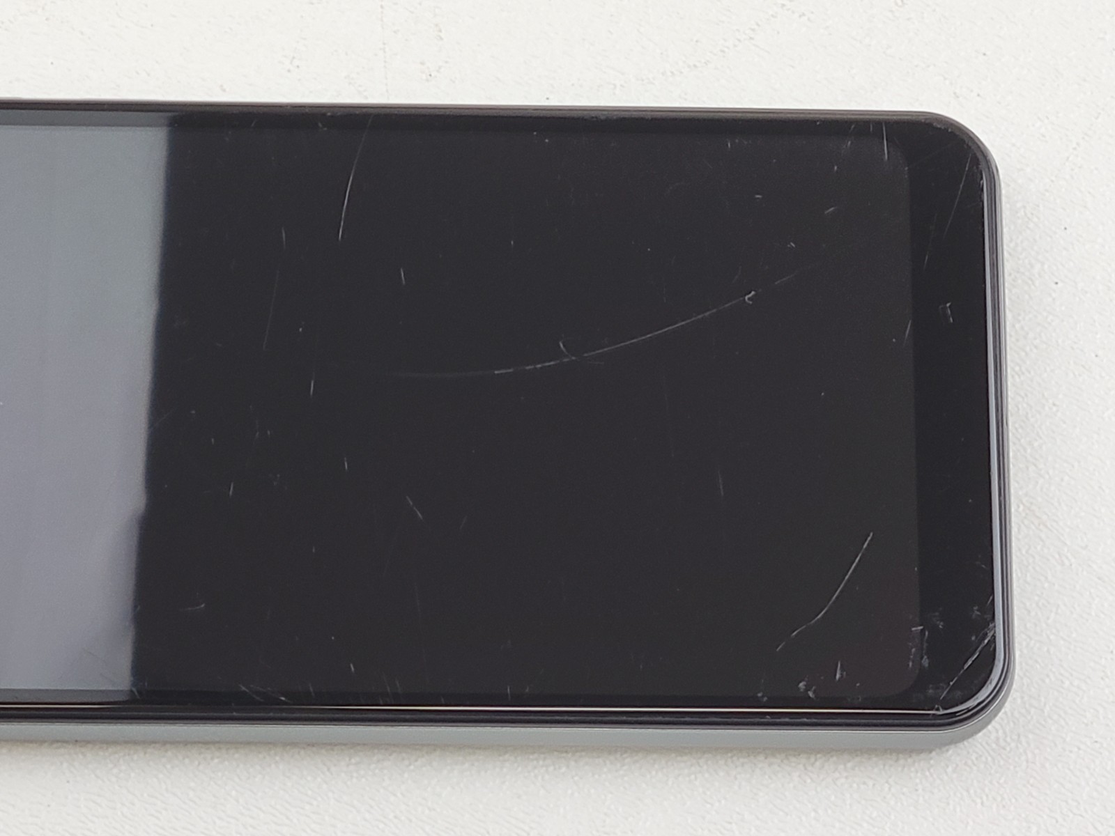 (B-GRADE) SKY Devices Elite B63 – 16GB – (GSM Unlocked) Dual SIM Smartphone