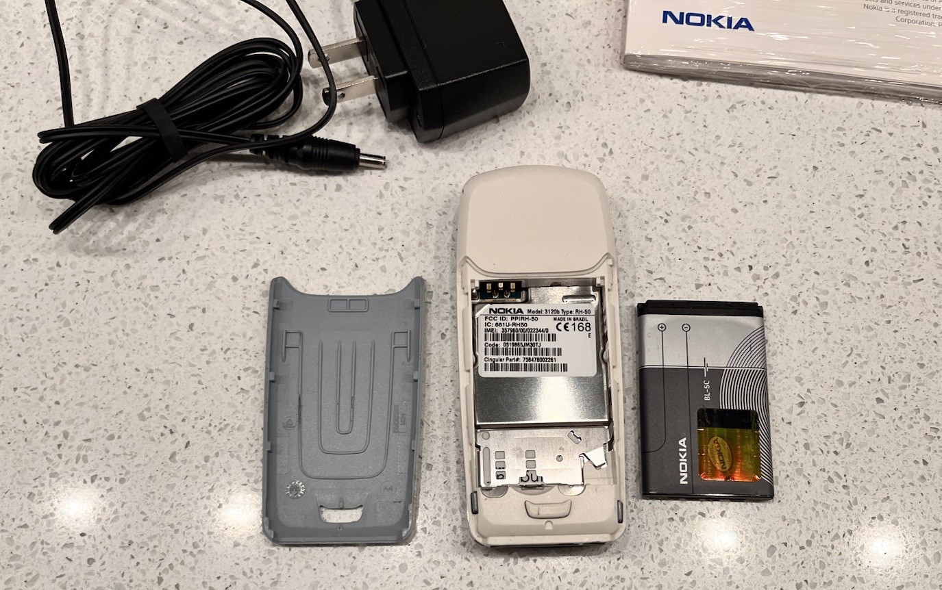 Nokia 2610 SILVER (Cingular) Cel Phone – NOT WORKING FOR PARTS – Vintage