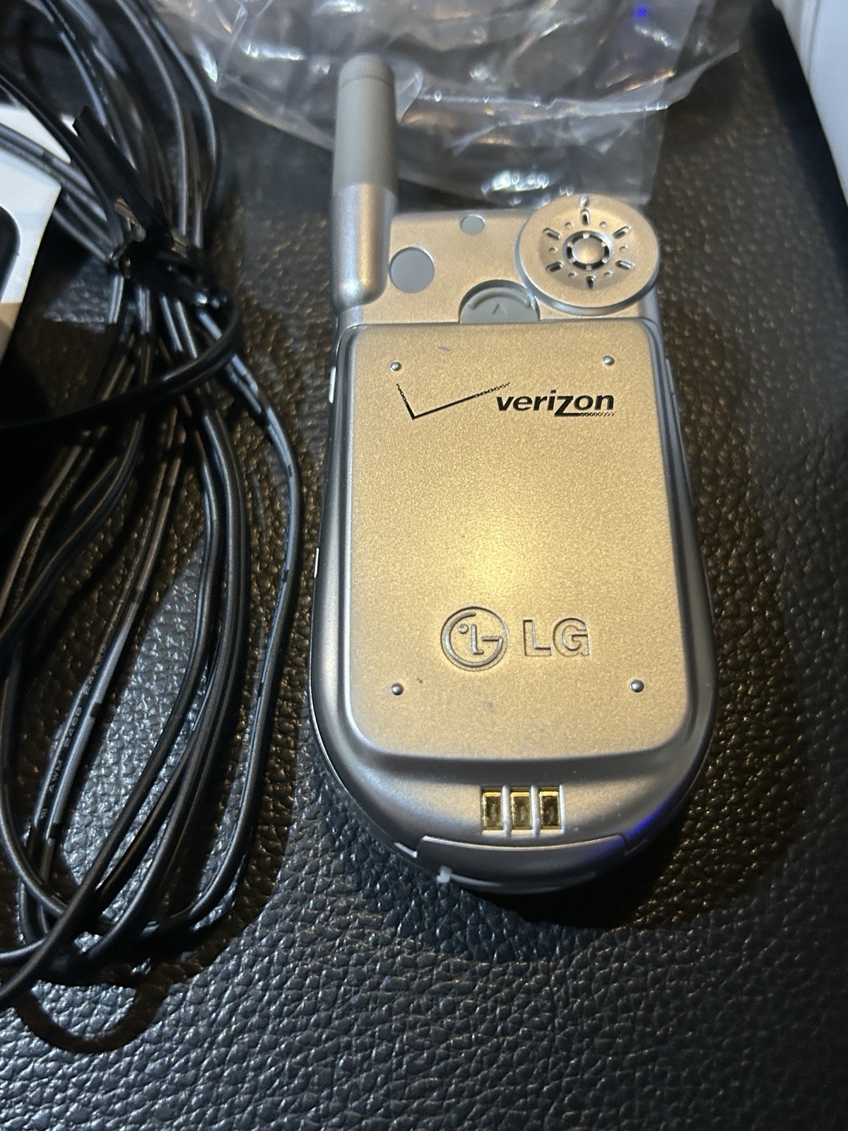 Verizon LG VX4500 Cell Cellular Flip Phone In Box W Manual Complete !!!