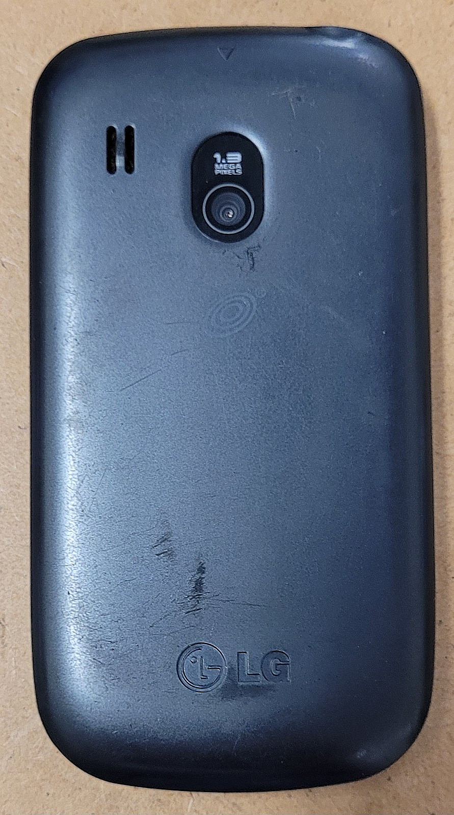 LG 500G / LG500G – Black ( TracFone ) Cellular Candybar Phone