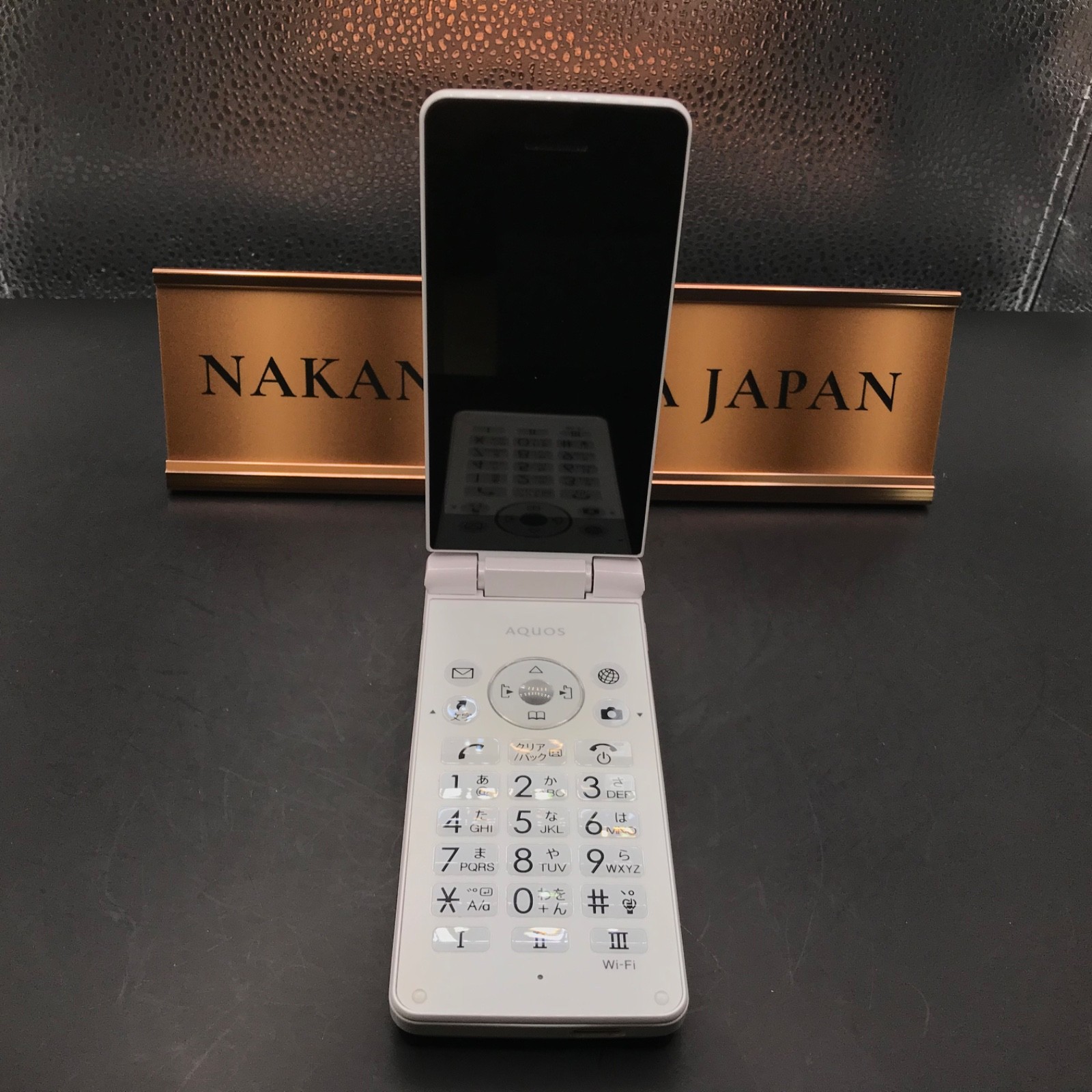 [Mint] SHARP AQUOS Keitai 4 A205SH Android Flip Phone White Unlocked From Japan