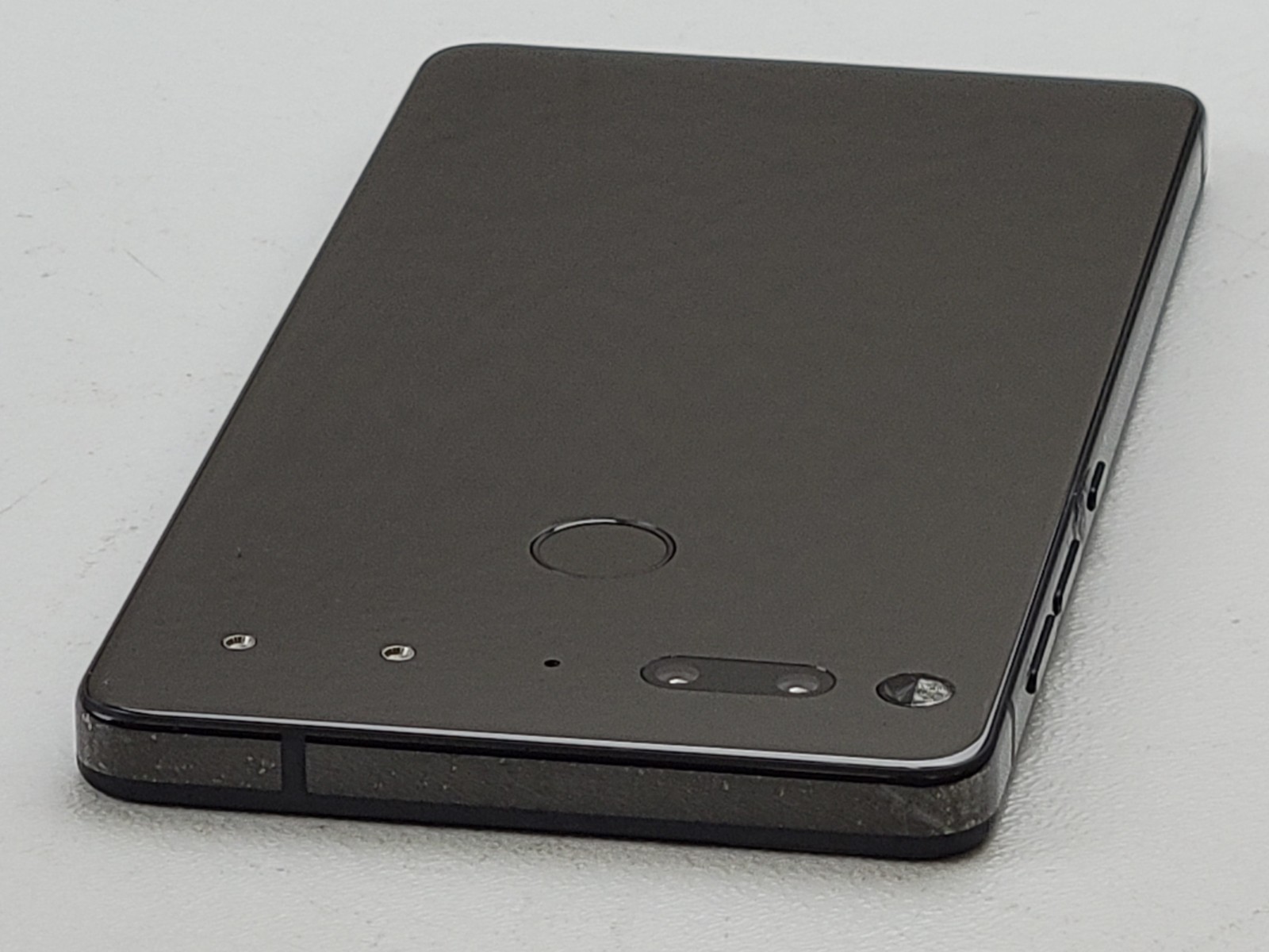 Essential Phone (PH-1) 128GB – Black (Unlocked) Smartphone – H6221