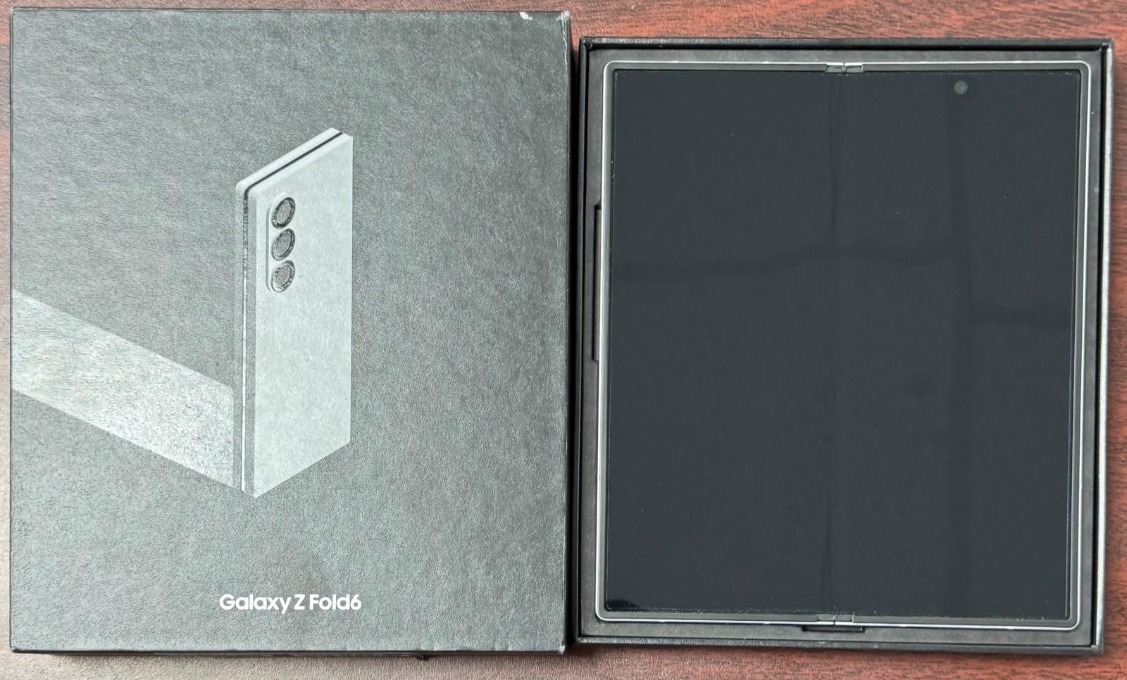 Pre-Owned 10/10- Samsung Galaxy Z Fold6 256GB SM-F956U (Unlocked)- Silver Shadow