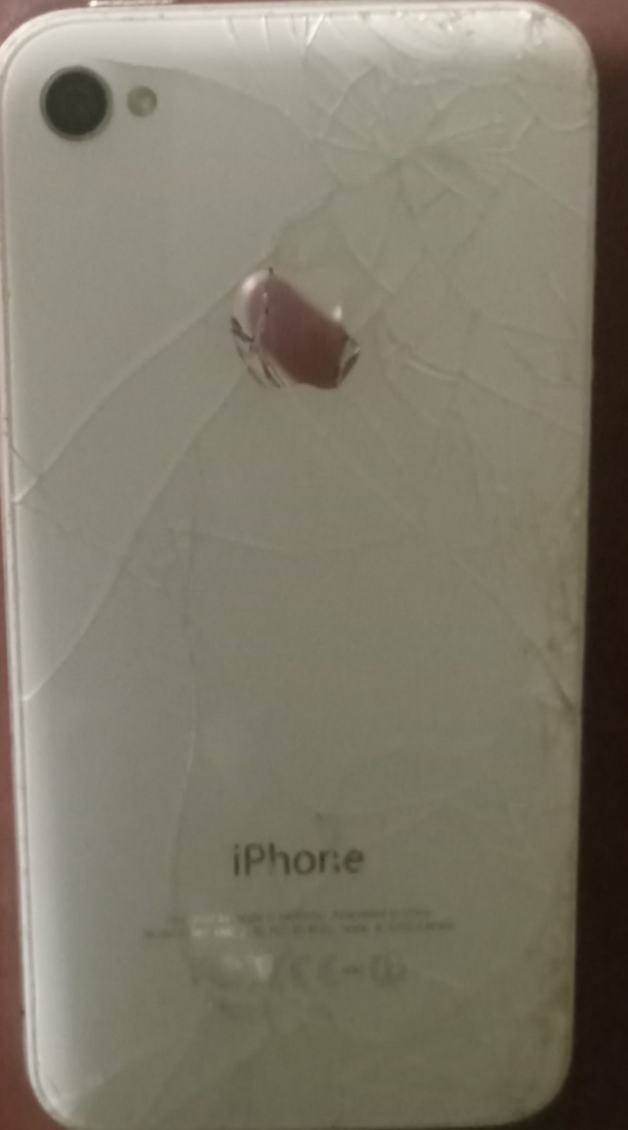 Apple Iphone 4S Model No. A1387 in White – 32GB, Verizon – Works Good