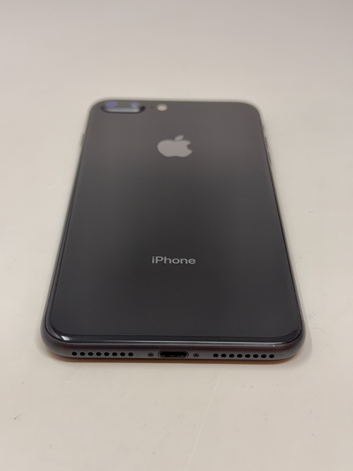 Apple iPhone 8 Plus (A1897) – 64GB Factory Unlocked Space Gray – Good Condition