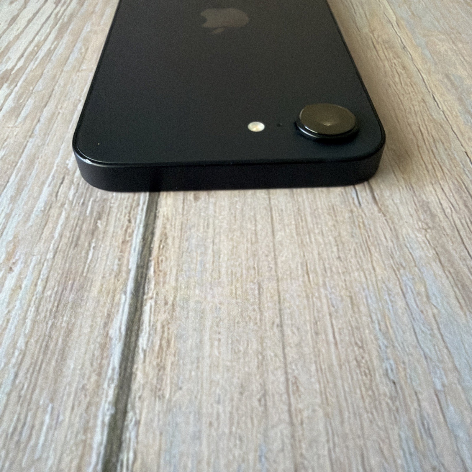 iPhone 16e 128gb ATT, Cricket Only 100% Battery health