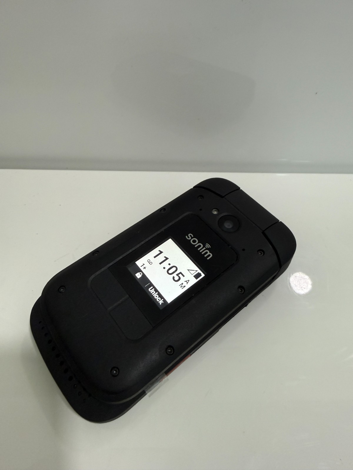 Sonim XP3 Plus 16GB T-Mobile Rugged Black Flip Phone Good Condition no sim