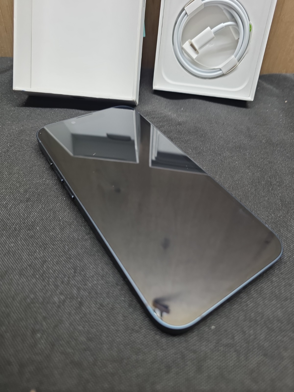 Apple iPhone 13 – 128 GB – Midnight (Unlocked) StraightTalk (No Power)