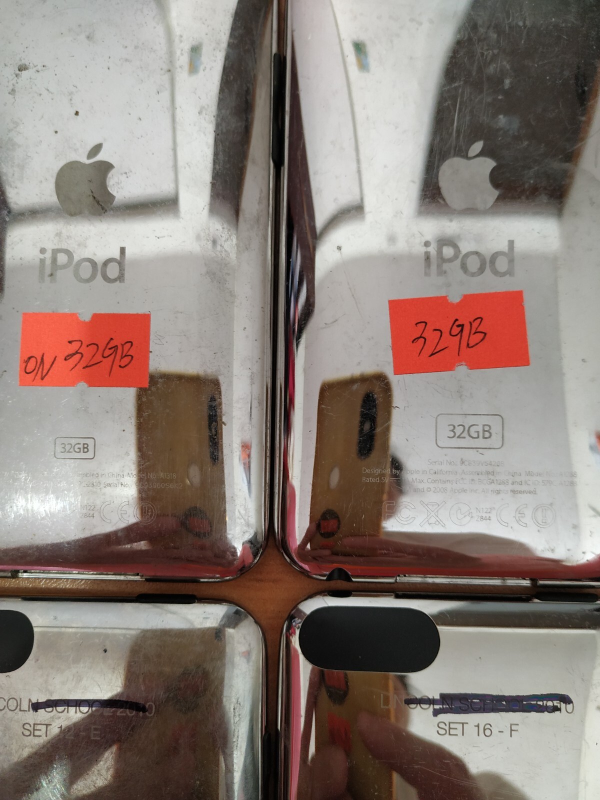 Lot of 21 Apple iPod Touch 1st, 2nd, 3rd,32GB(3pcs)16GB(3pcs)8GB(15pcs)for parts