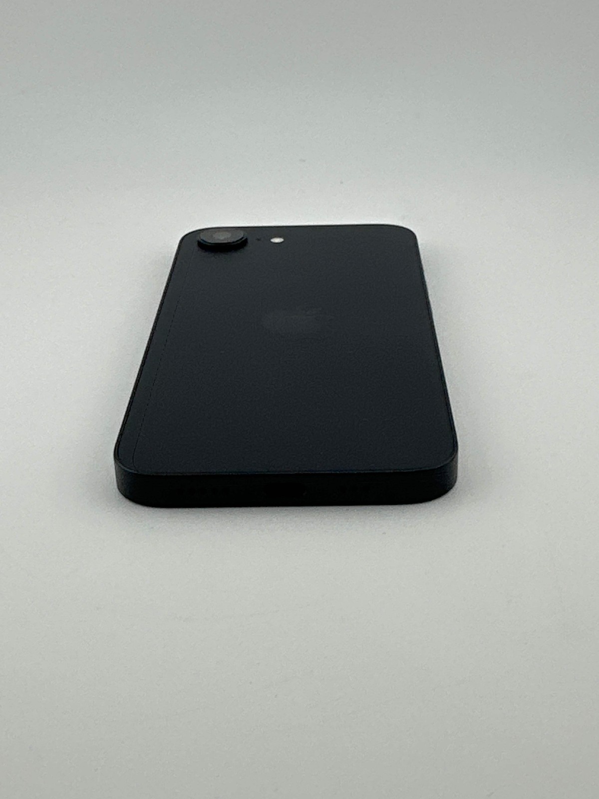 Apple iPhone 17e 256GB Verizon Black MHRN4LL/A Excellent 100% Battery Health