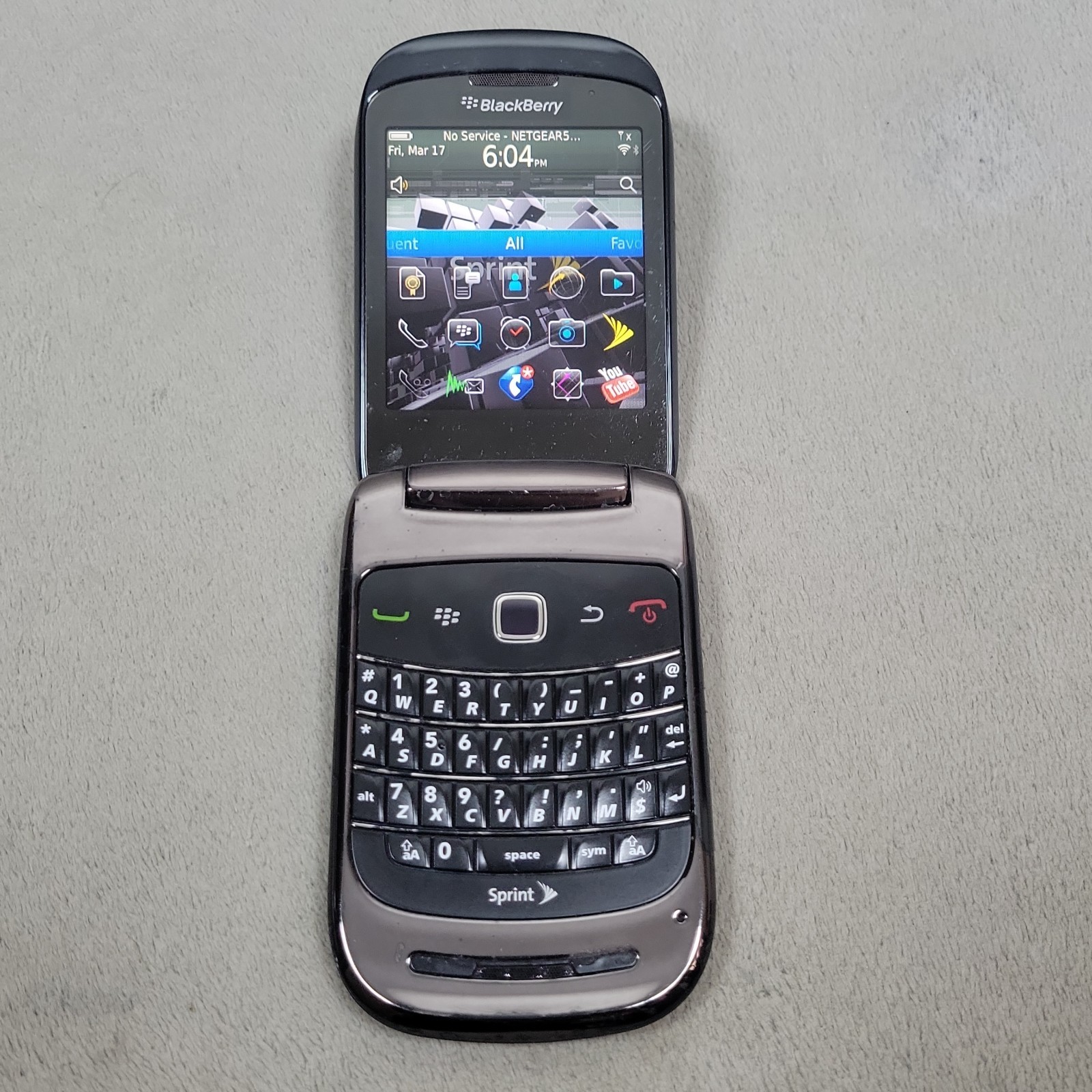 BlackBerry 9670 Flip Phone Smartphone Black Sprint Clamshell QWERTY, New Battery