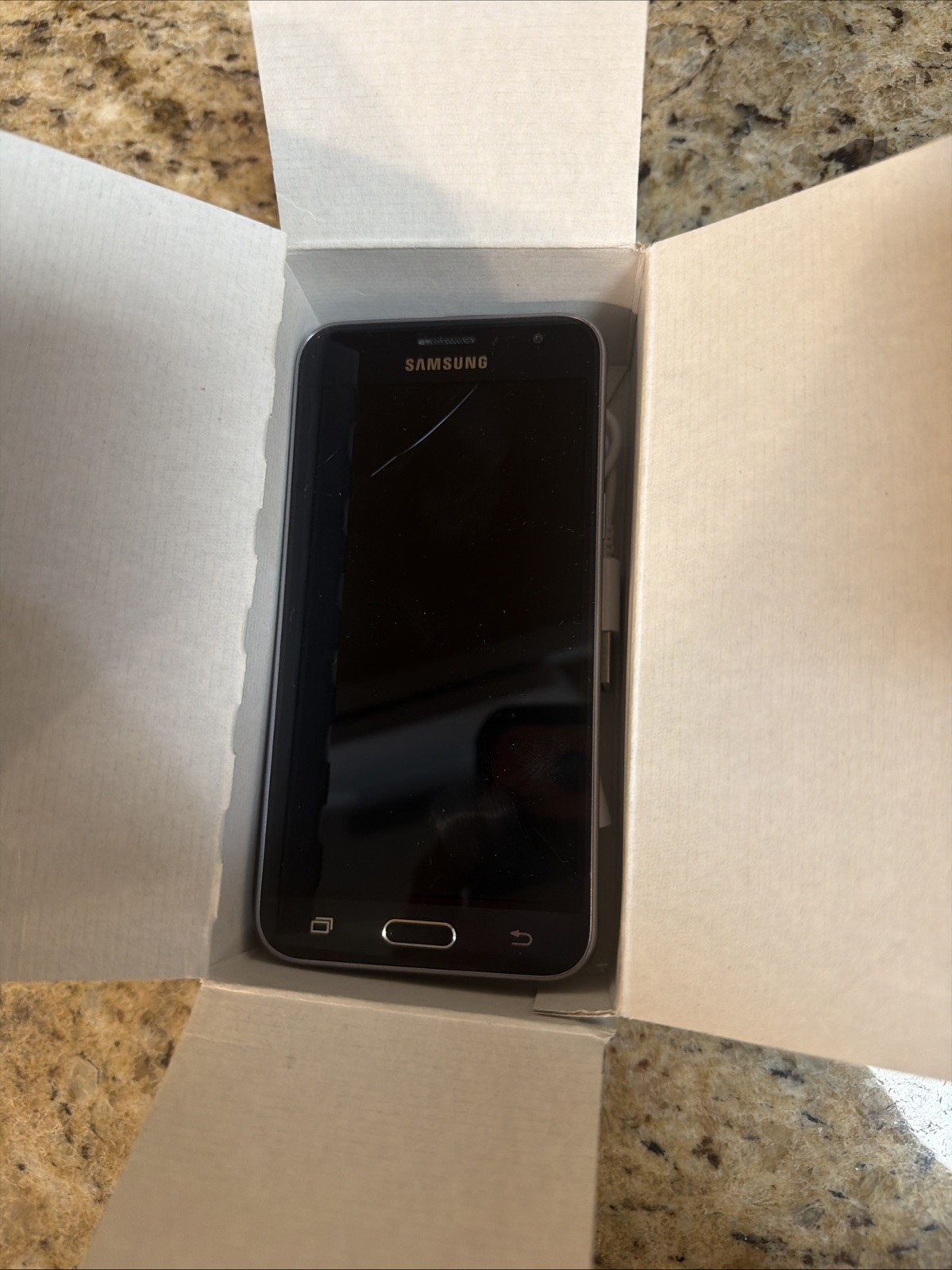 Samsung Galaxy J3 6 V (Verizon) – Untested
