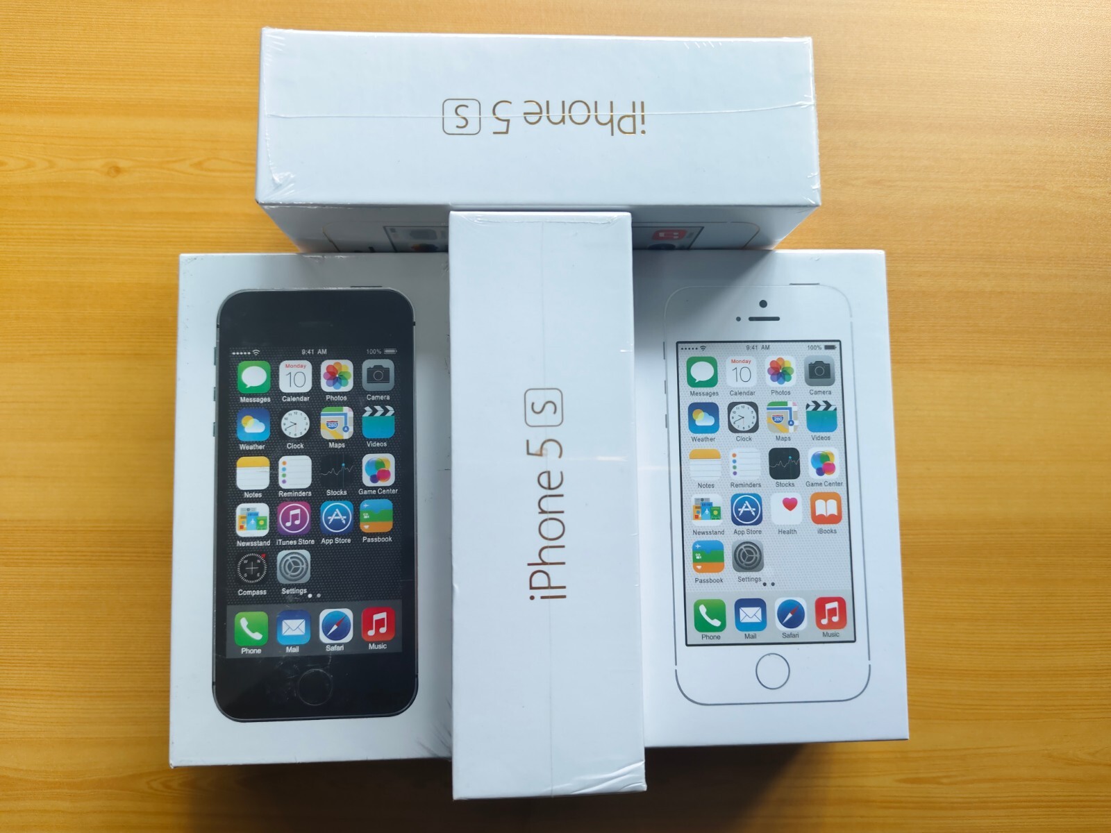 Original Unlocked Apple iPhone 5s 16/32/64GB smartphone working well