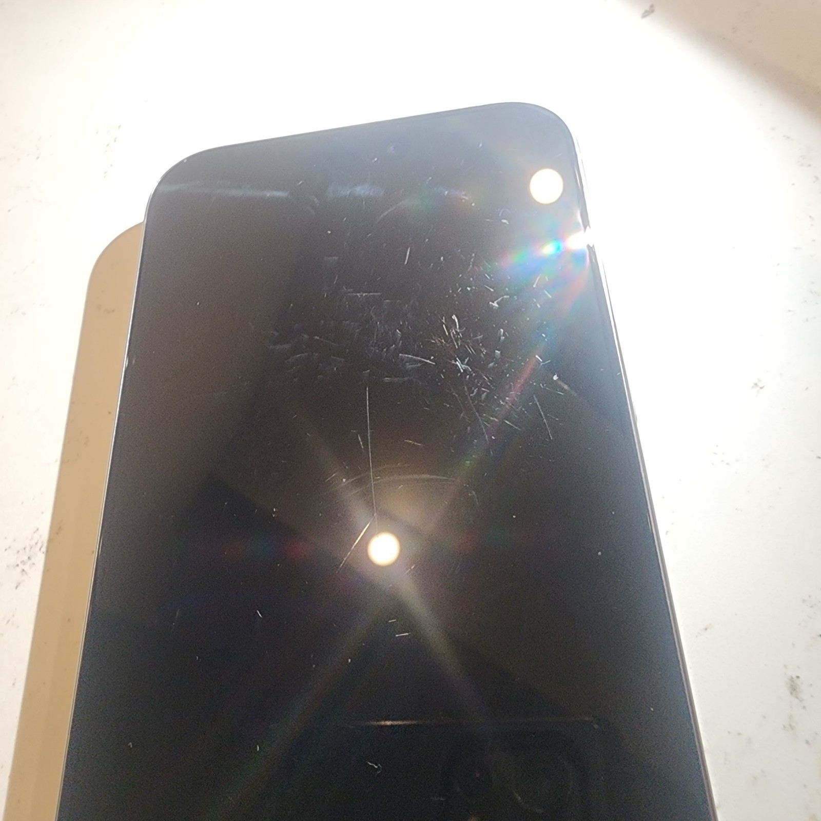 Apple iPhone 16 Pro Max – 256 GB – White Titanium (Unlocked) (LCD) (ESN Checks)