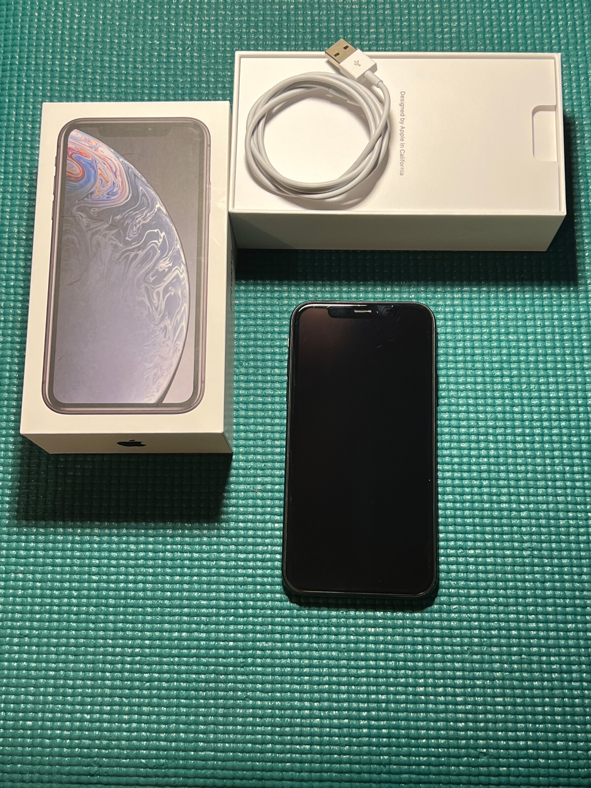 Apple iPhone XR – 128GB – Black (Unlocked) A1984 (CDMA + GSM)