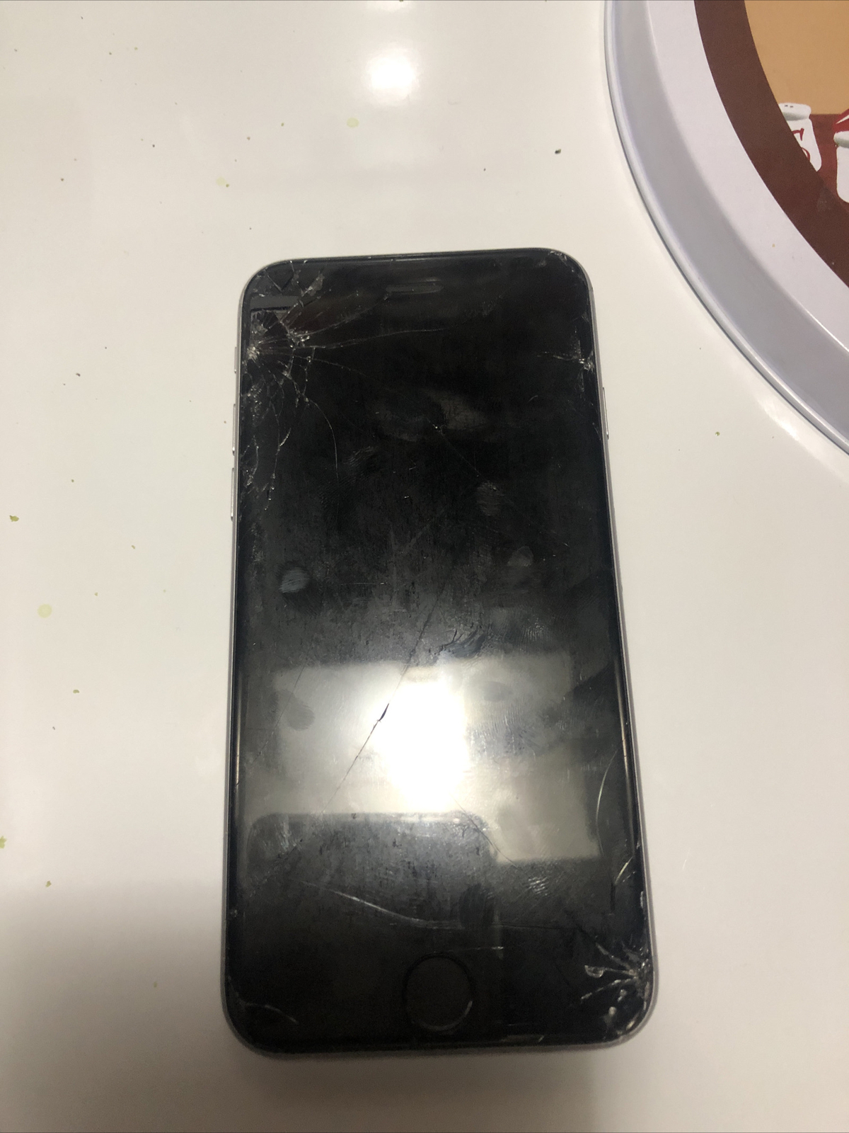 Apple iPhone 6s – 32GB – Silver (Unlocked) A1633 (CDMA + GSM)