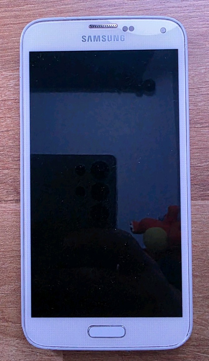 Samsung Galaxy S5 – 16 GB – White (AT&T)
