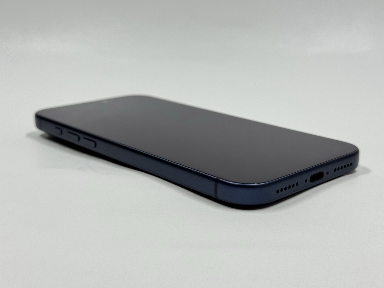 Apple iPhone 17 Pro Max 256GB Deep Blue (AT&T) – WiFi/Parts Only, Excellent