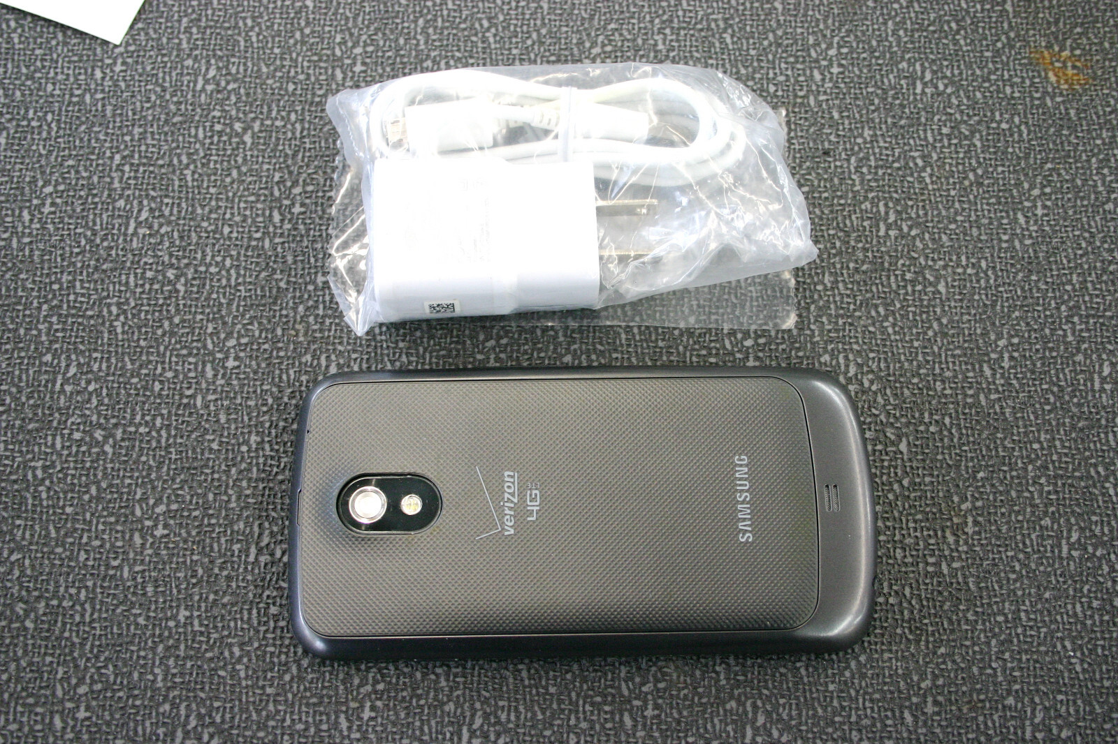 Samsung SCH-I515 Galaxy Nexus 32GB Verizon Smartphone