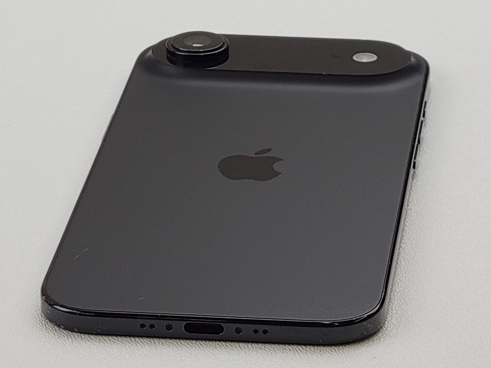 Apple iPhone Air (A3260) 256GB (C-Spire) – *DAMAGED* – Clean IMEI – H7721