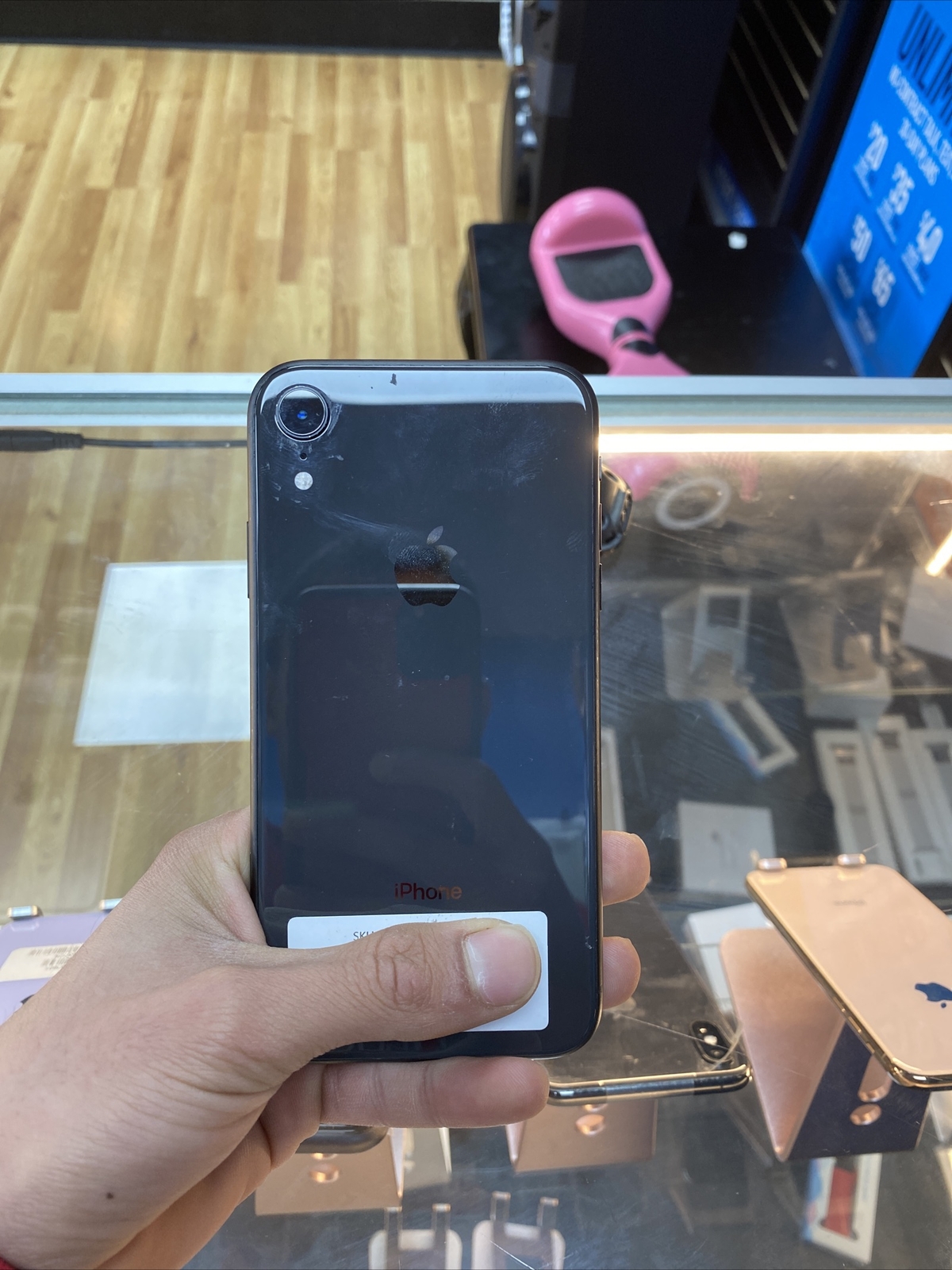 Apple iPhone XR – 64GB – Black (Unlocked) A1984 (CDMA + GSM)