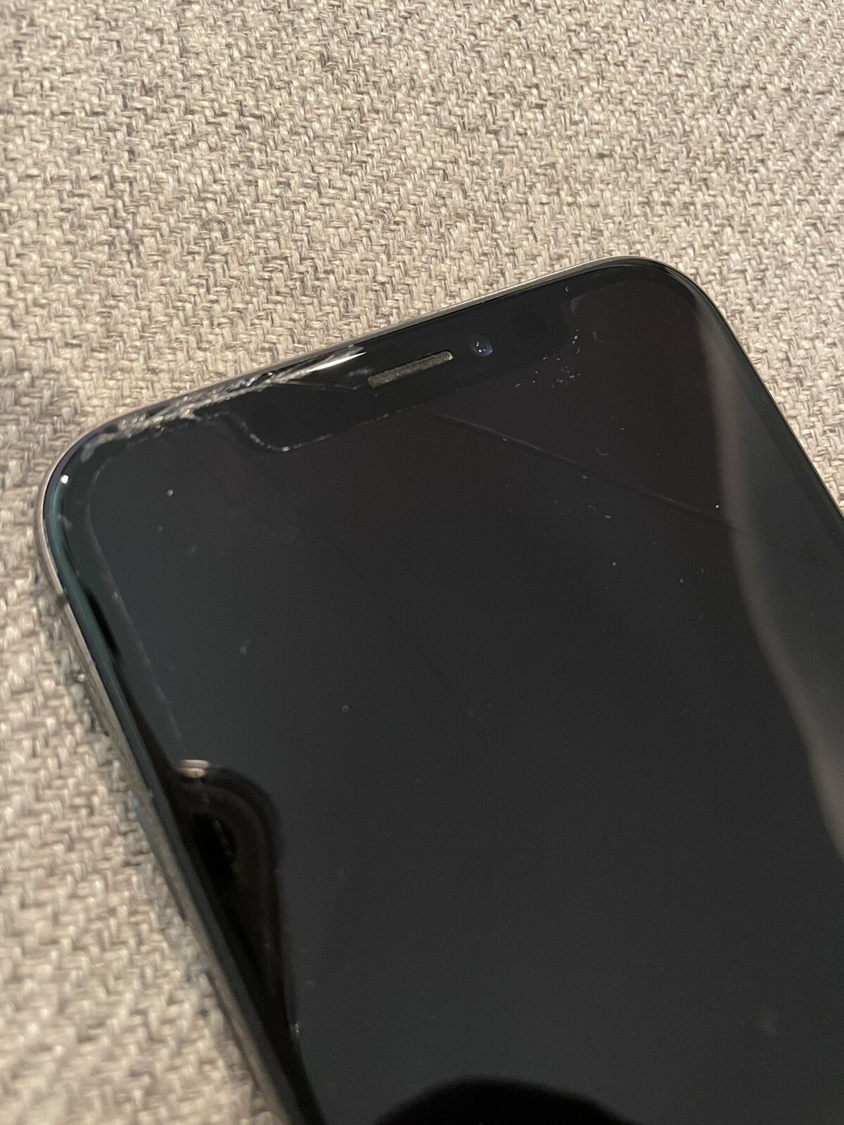 Apple iPhone X – 256GB – Space Gray (Verizon) A1865 (CDMA + GSM)