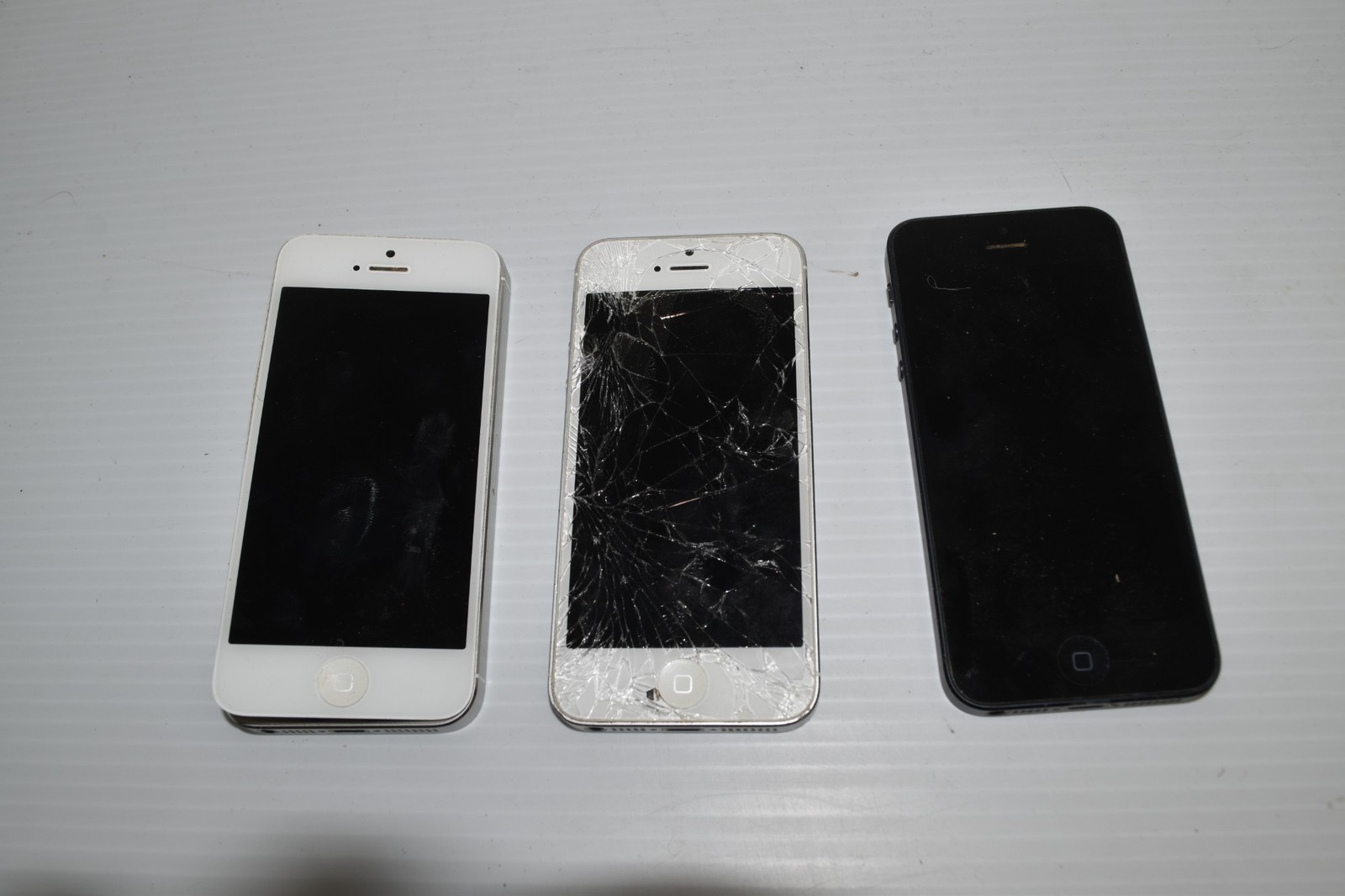 APPLE IPHONE A1429 – INCLUDES 5 (GSW24)