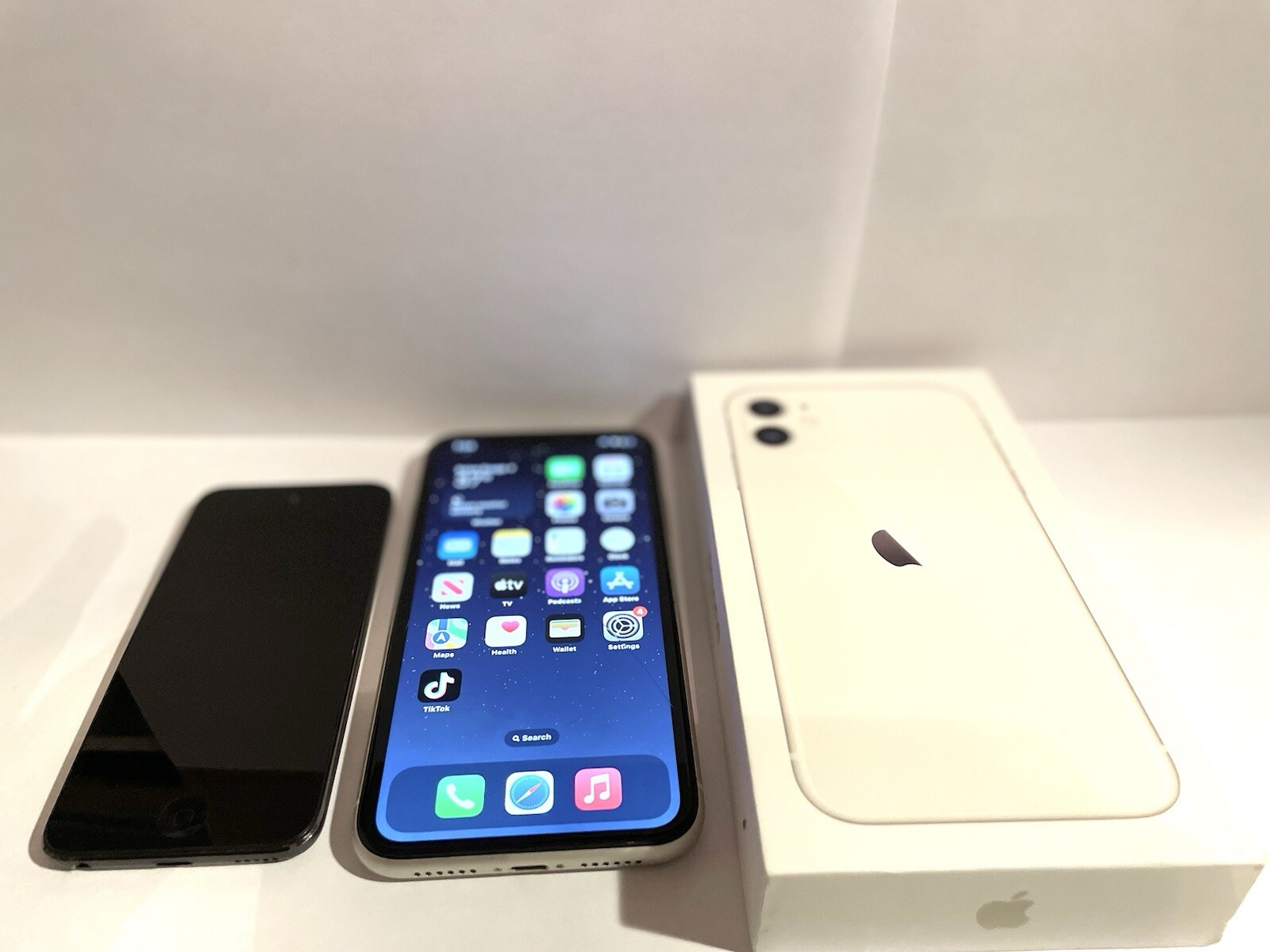 iPhone 11 & IPod Touch 7th generation (With TIKTOK Included)
