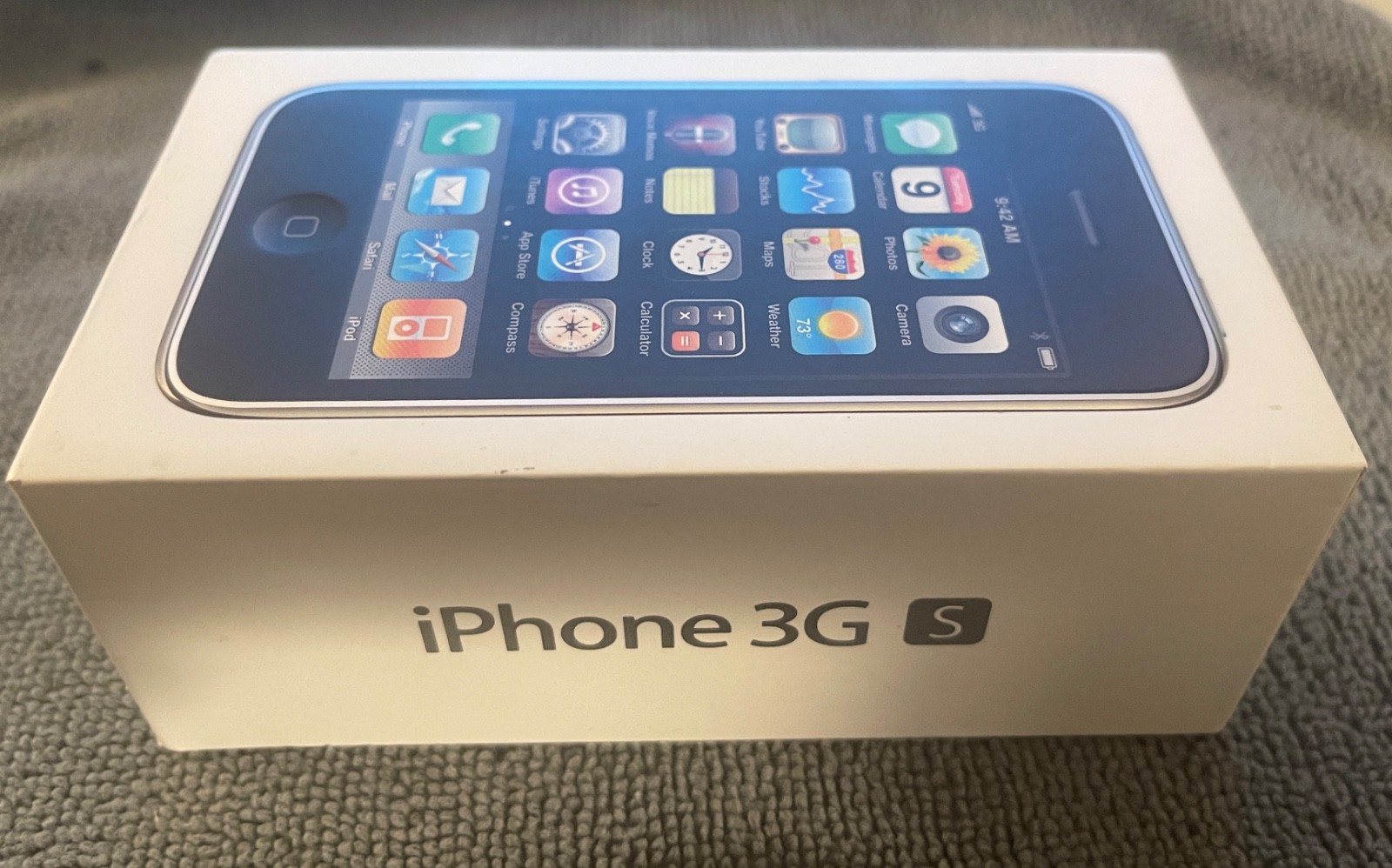 IPHONE APPLE 3GS 32GB WHITE – AT&T – MINT CONDITION