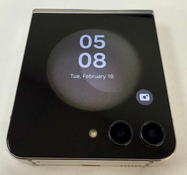 Samsung Galaxy Z Flip5 F731U1 512GB Cream Factory Unlocked Minor LCD Spot