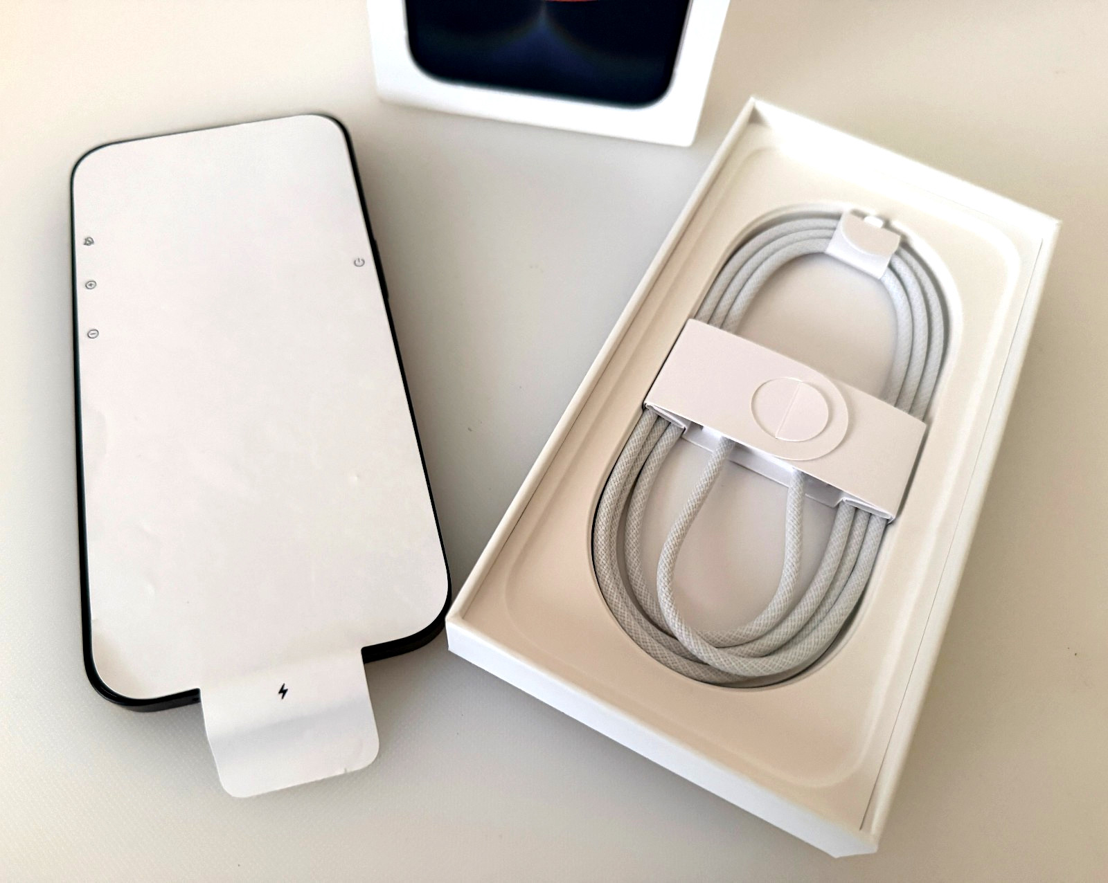 NEW Apple iPhone 16e | 128GB | Black | Cricket Only | 100%🔋| 🍎WARRRNTY